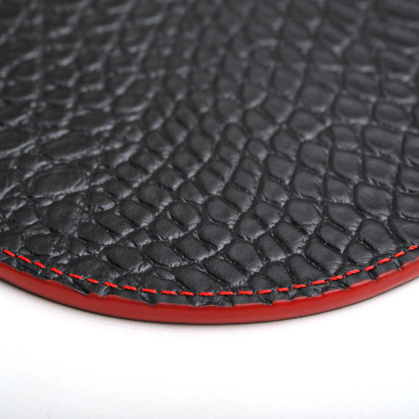 Kenya Medium Set of 2 Round Black Leather Placemats - Alternative view 1