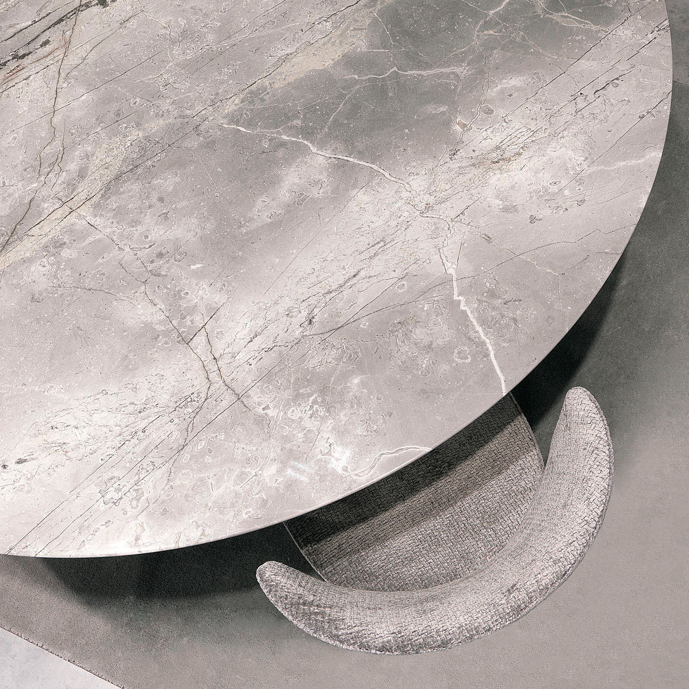 Erik Round Marble Dining Table By Loriano Barani - Alternative view 2