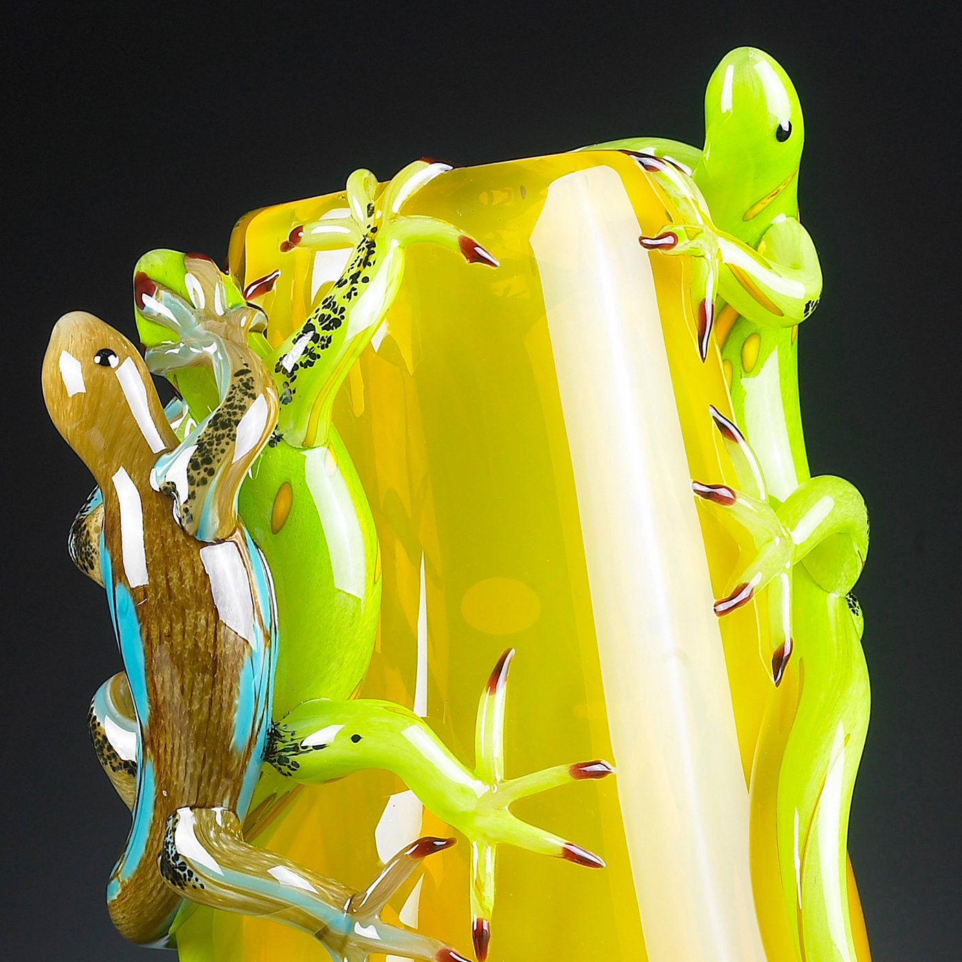 Yellow Vase with 3 Geckos - Alternative view 2