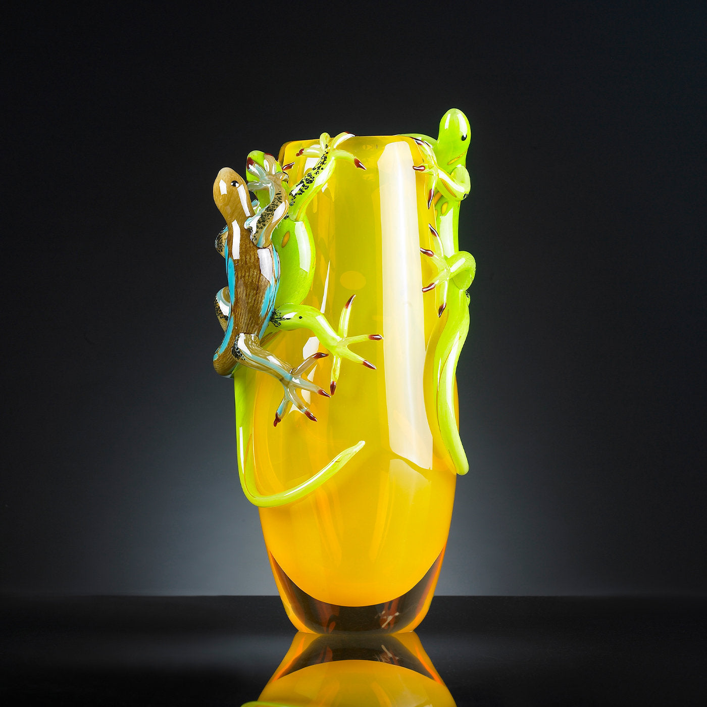 Yellow Vase with 3 Geckos - Alternative view 3