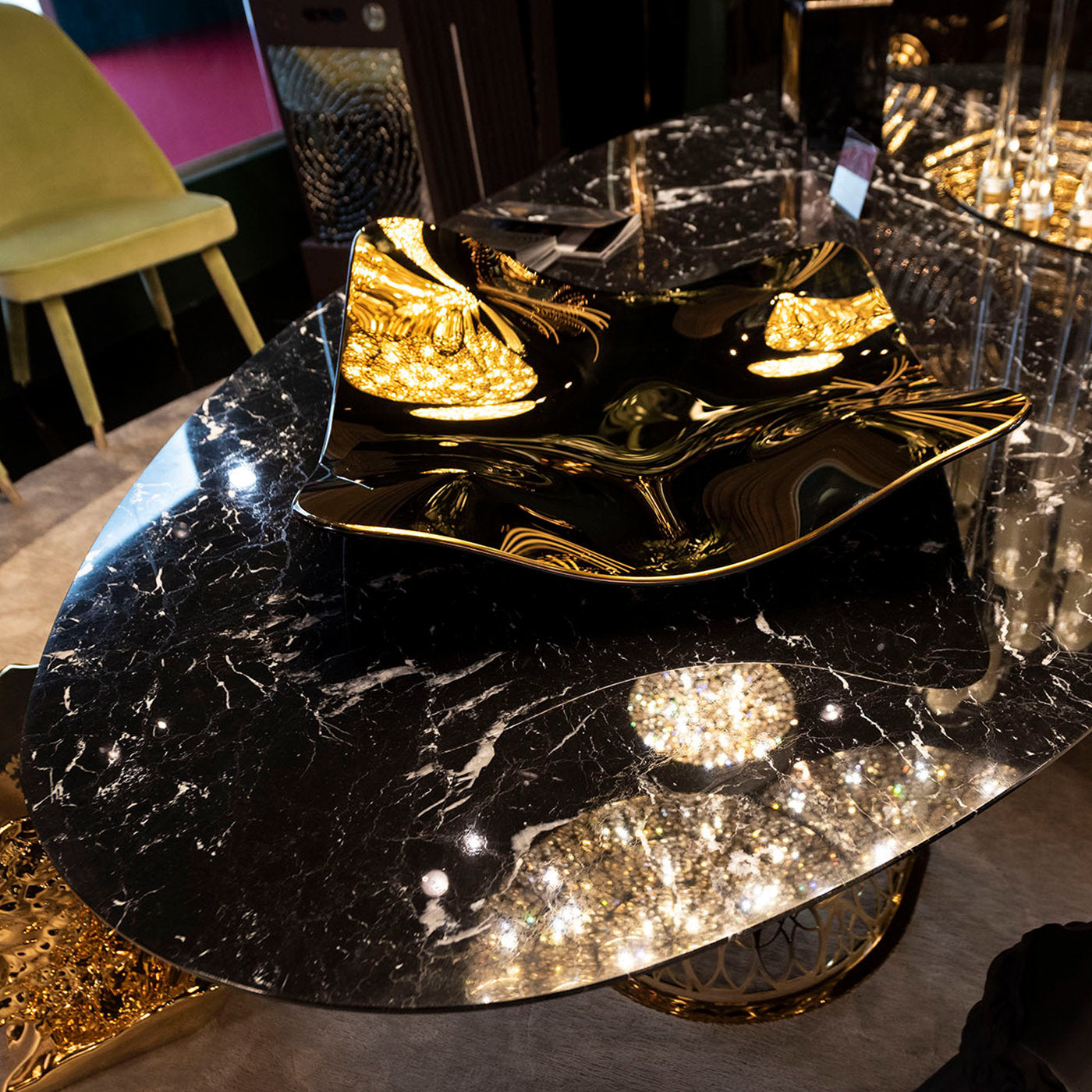Gatsby Arabesque Table with Black Marquinia Marble Top - Alternative view 1