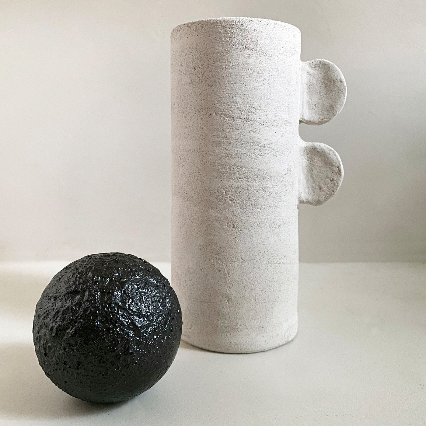 Materia Black Vase by Stefania Loschi - Alternative view 2