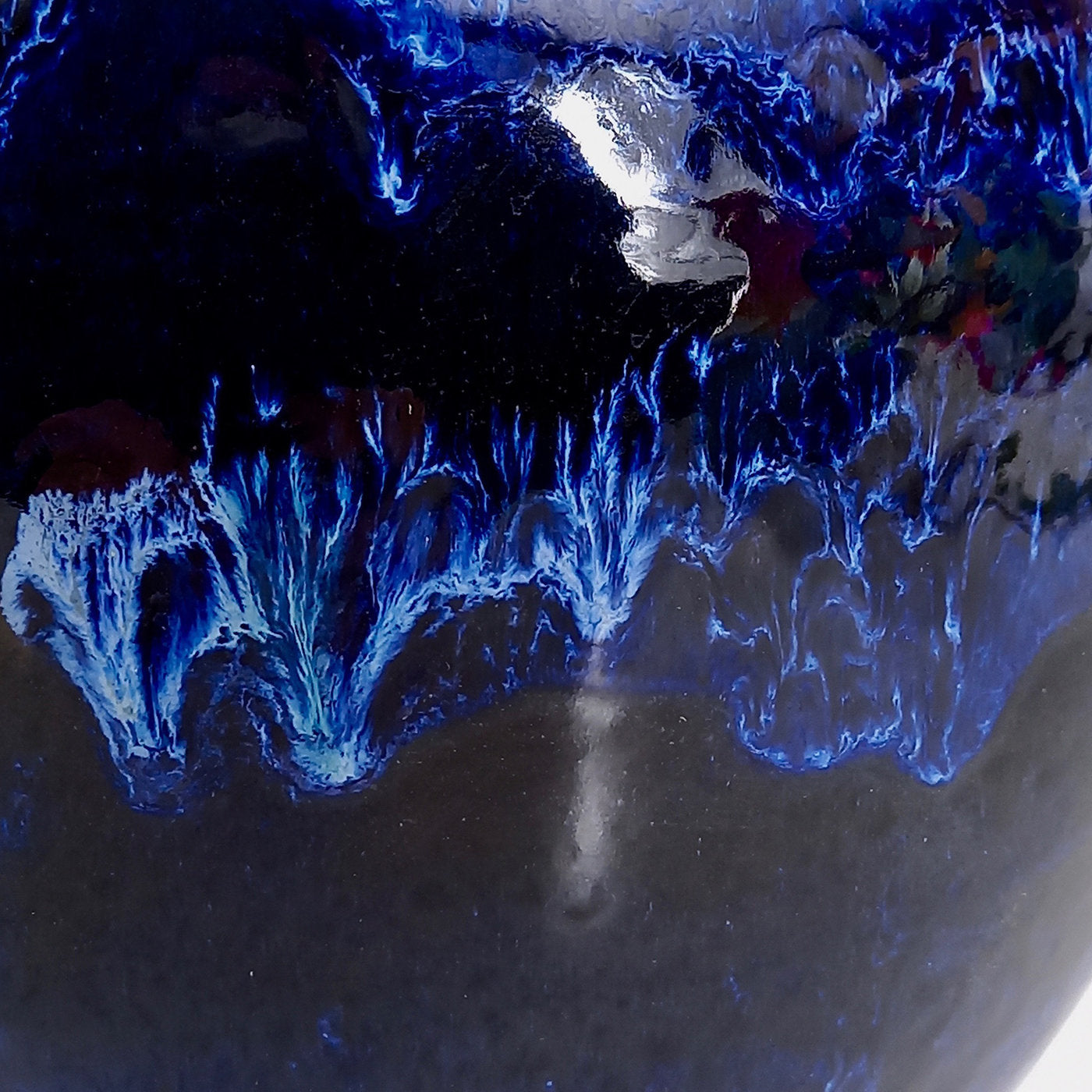 Black 'n' Blue Vase - Alternative view 1