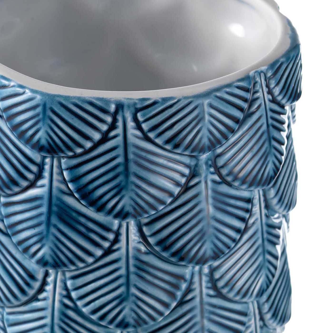 Vase mit weißem und blauem Federkleid - Alternative Ansicht 1
