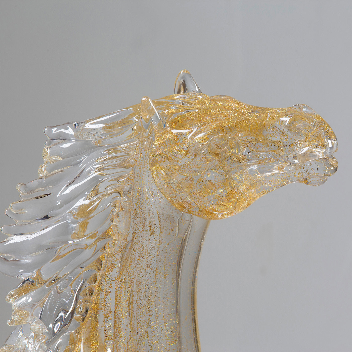 Petit cheval assis en verre doré - Vue alternative 2