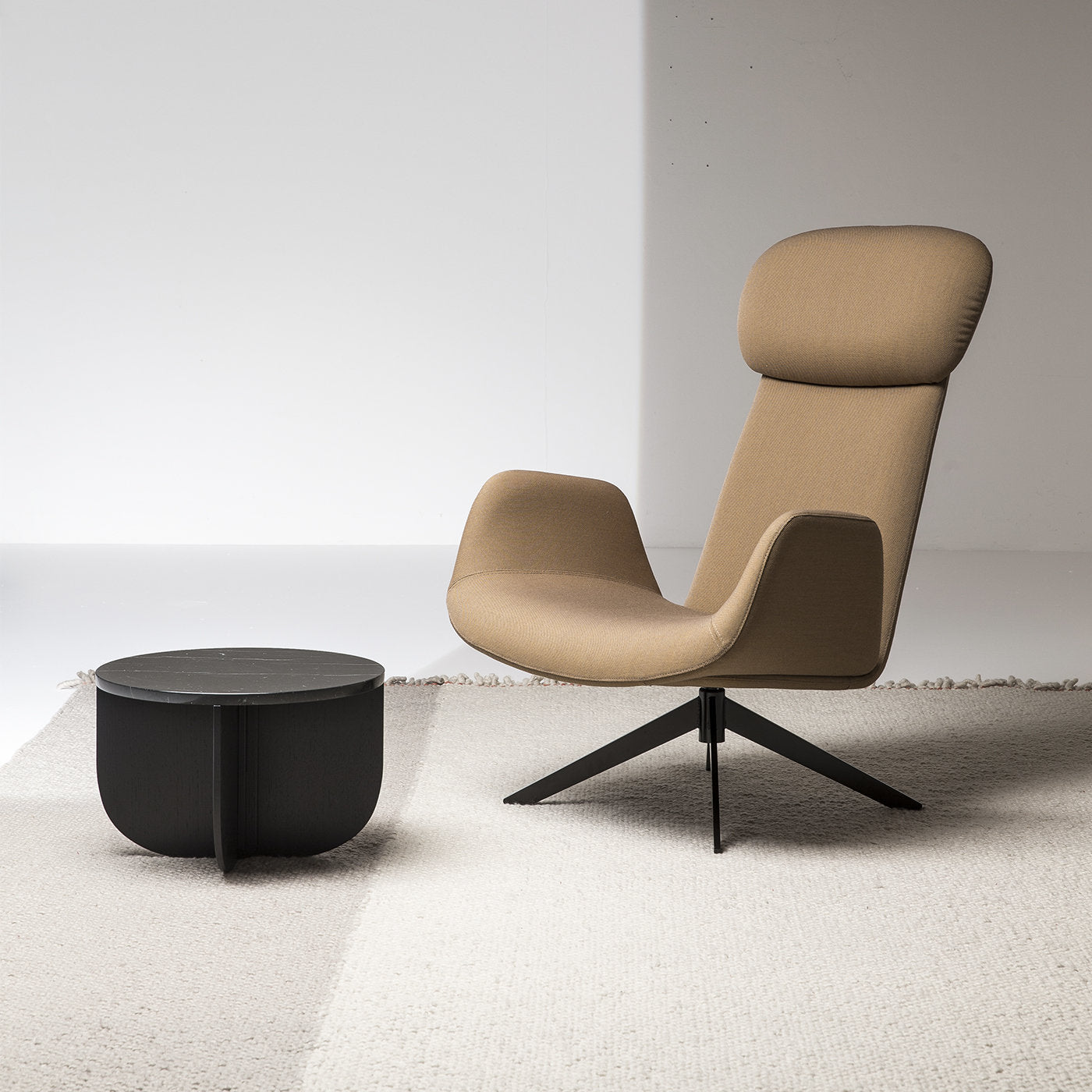 Myplace Armchair with Armrests and Headrest by Michael Geldmacher - Alternative view 1