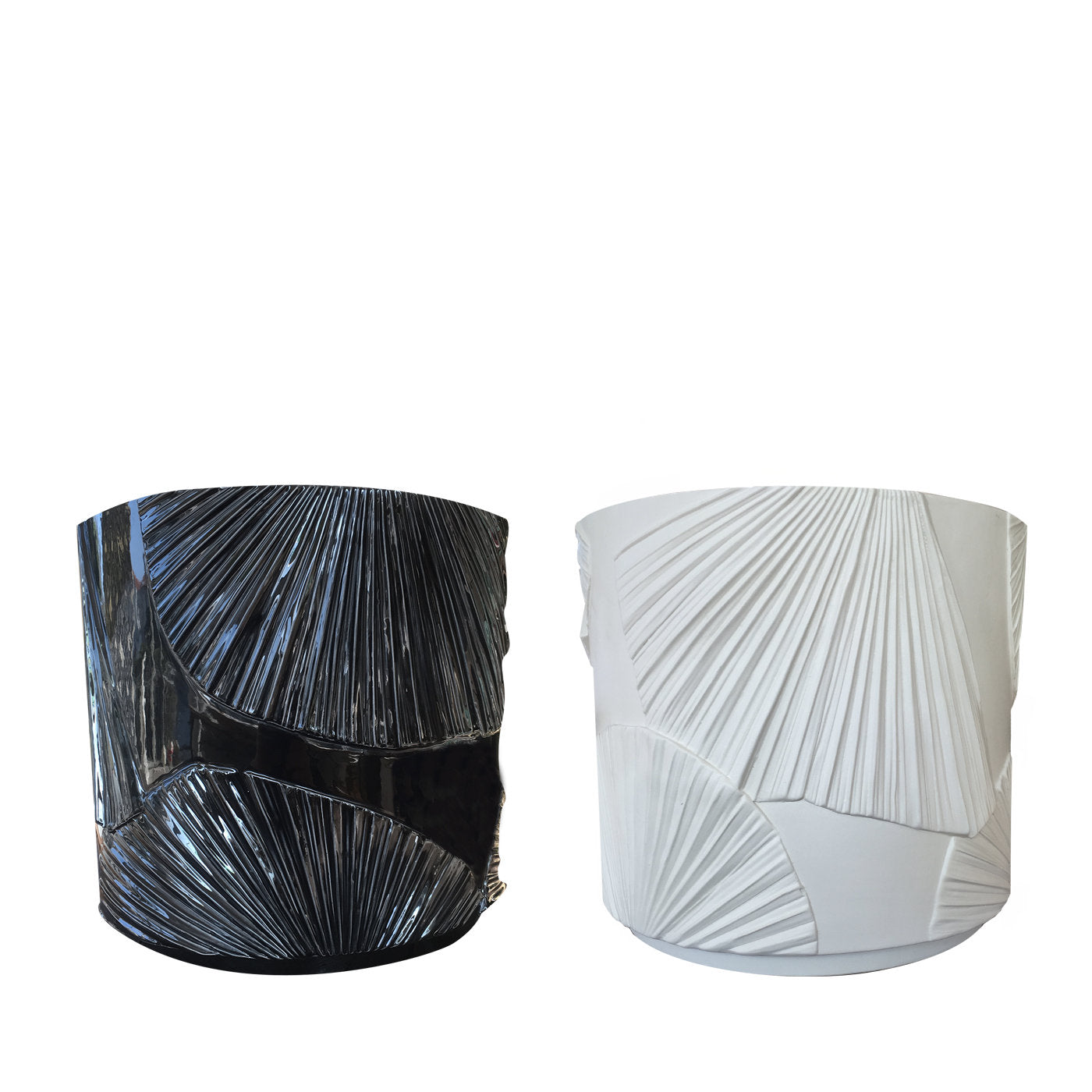 Set aus zwei Flora-Vasen in Schwarz und Weiß - Hauptansicht