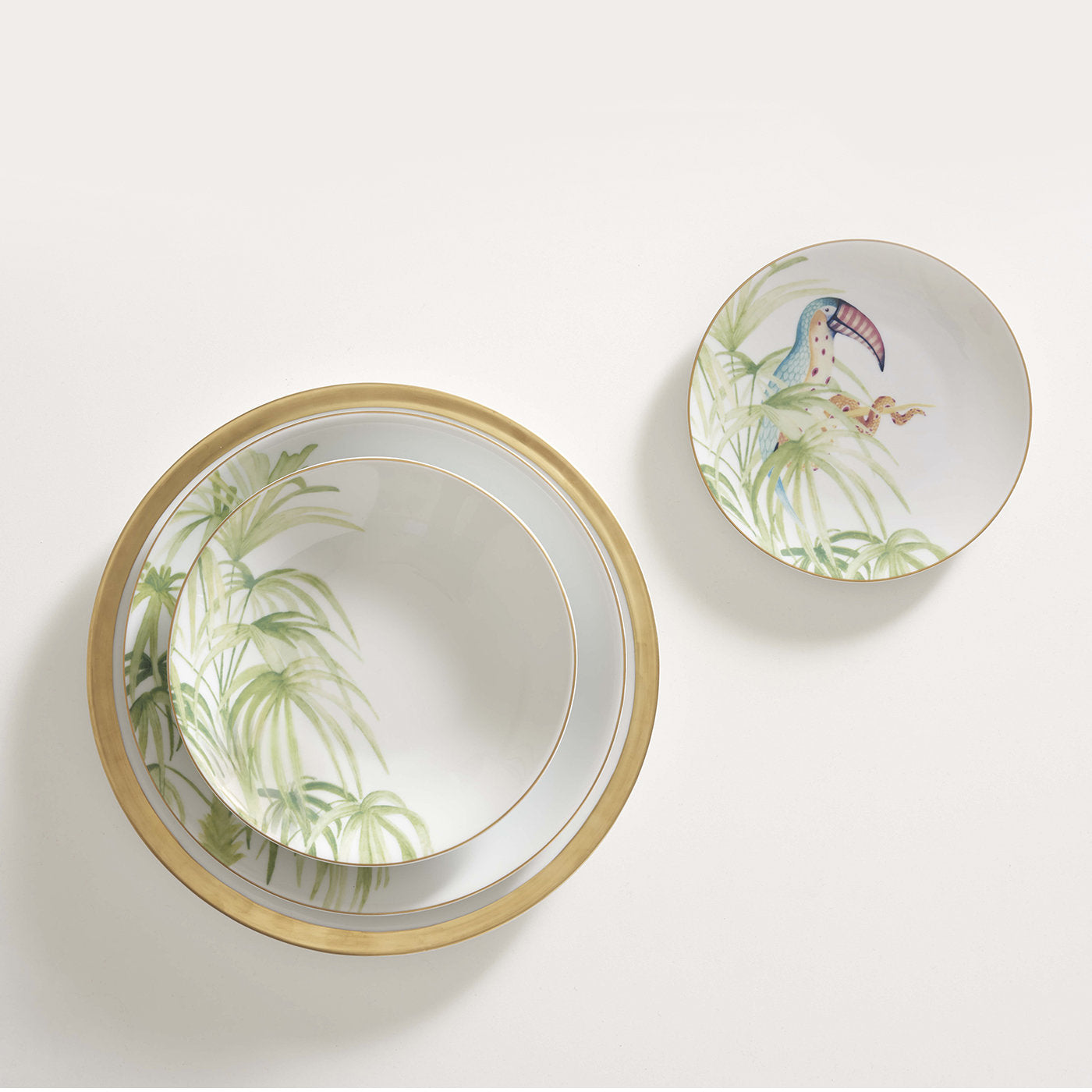 Porcelain Set of 4 Under-Plates with Gold Trim - Alternative view 1