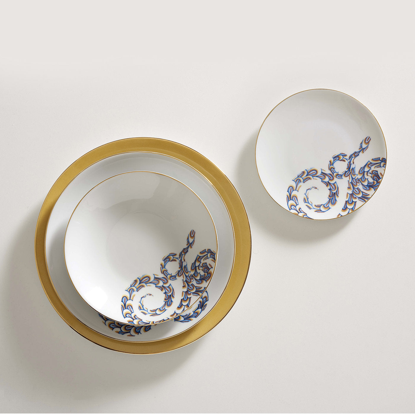 Porcelain Set of 4 Under-Plates with Gold Trim - Alternative view 4