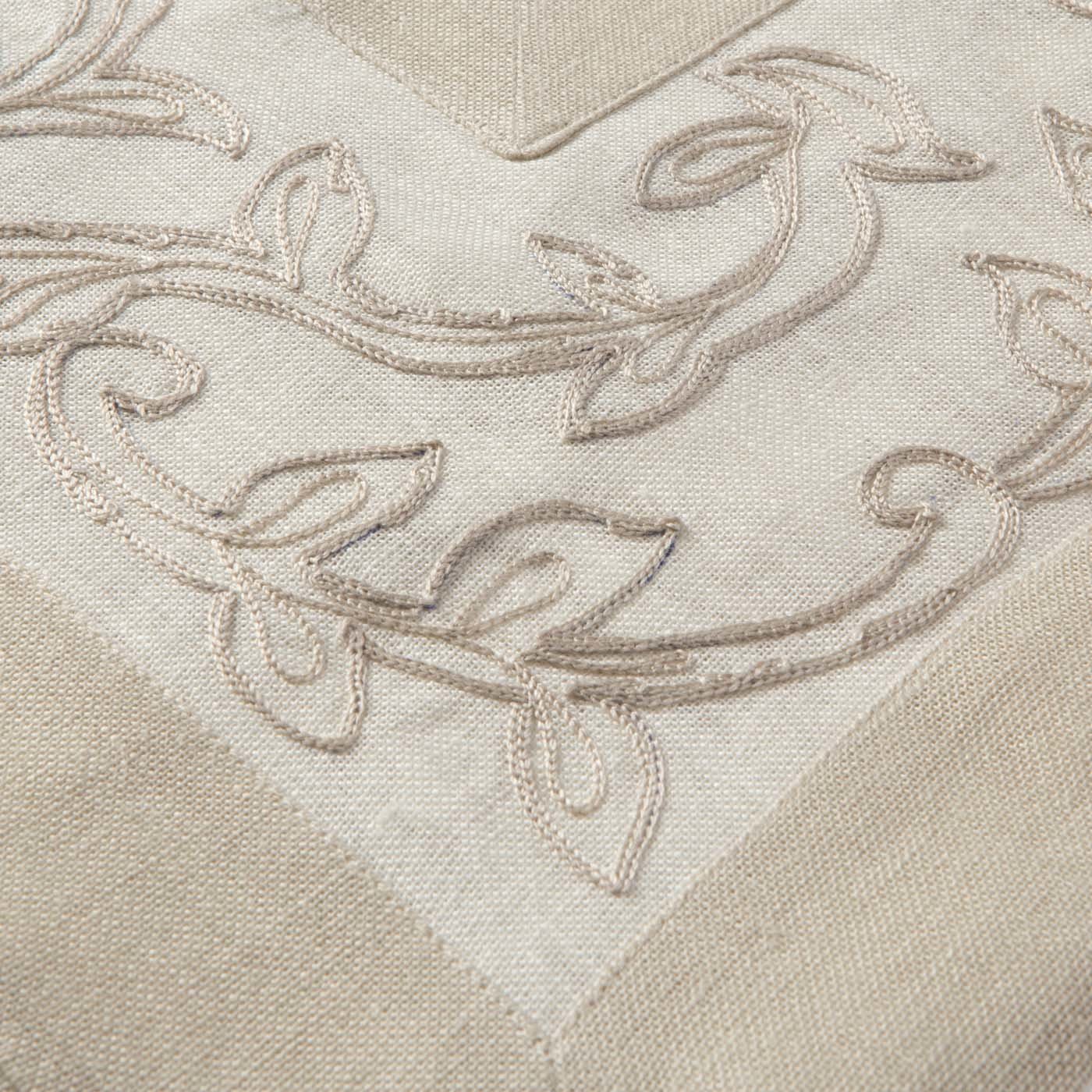 Vasari Linen Tablecloth - Alternative view 2