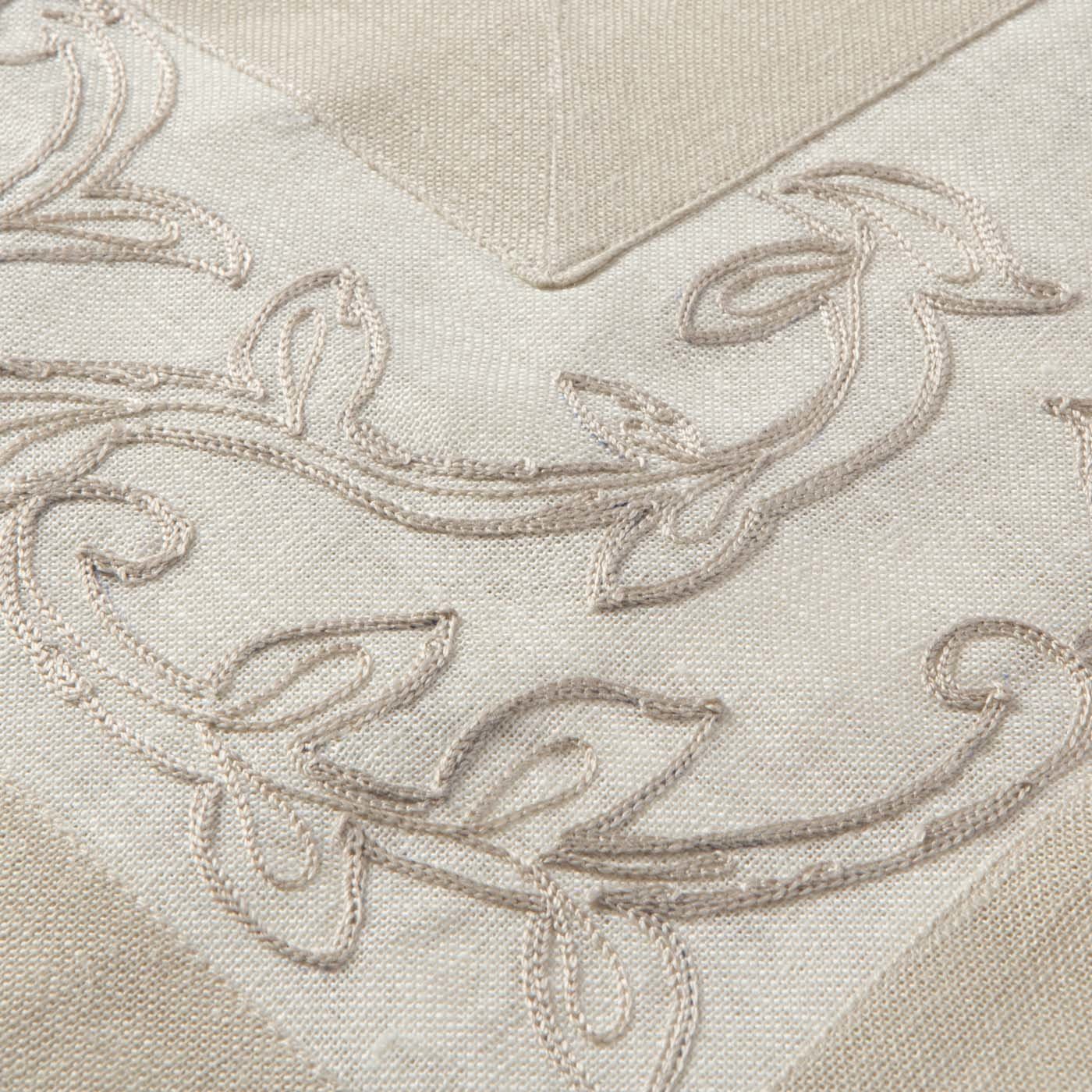 Vasari Linen Tablecloth - Alternative view 3