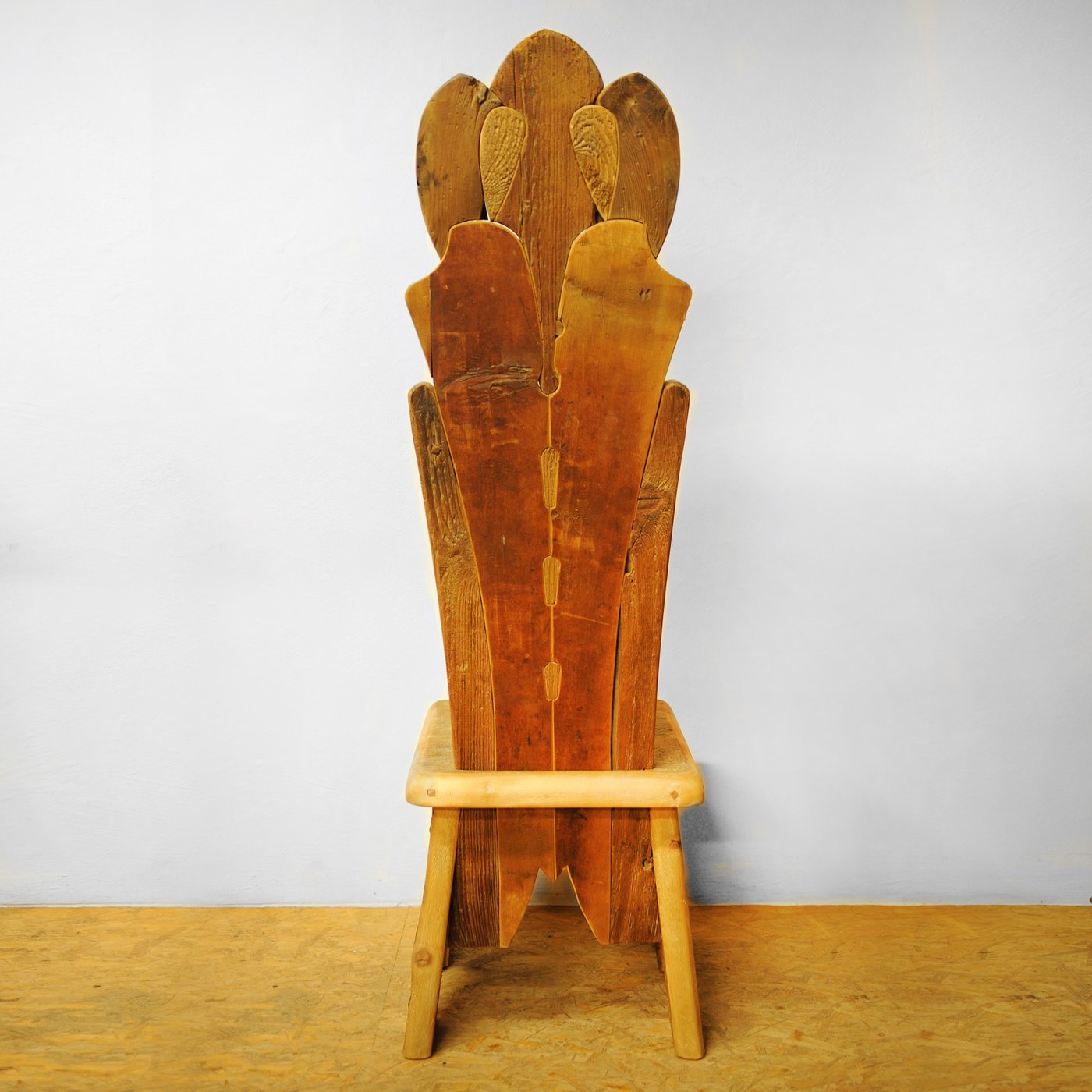 Tall Throne Chair - Alternative view 2