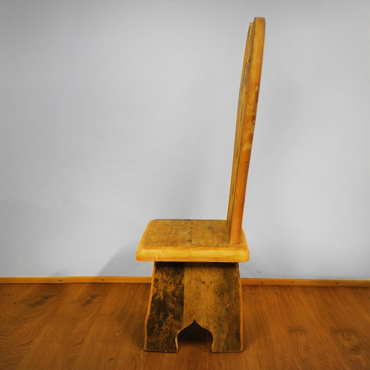 Bow Tie Throne Chair - Alternative view 2