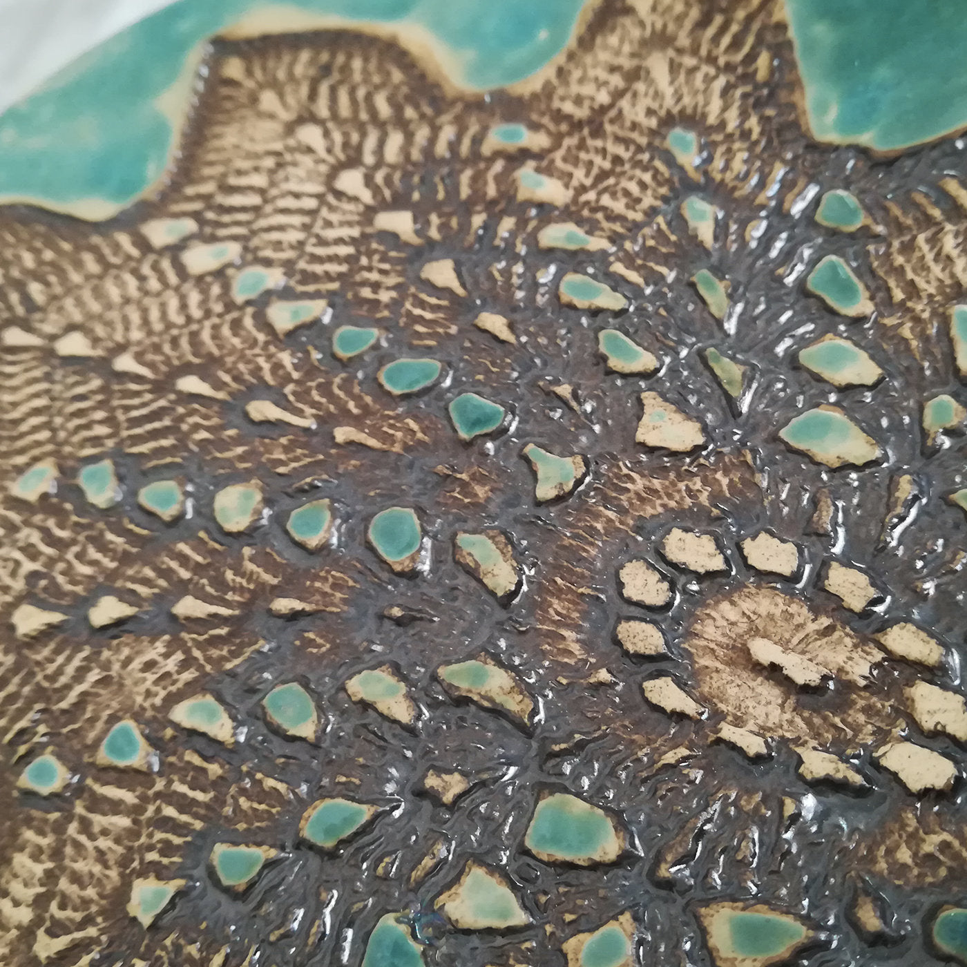 Decorative Plate with Leaf - Alternative view 3