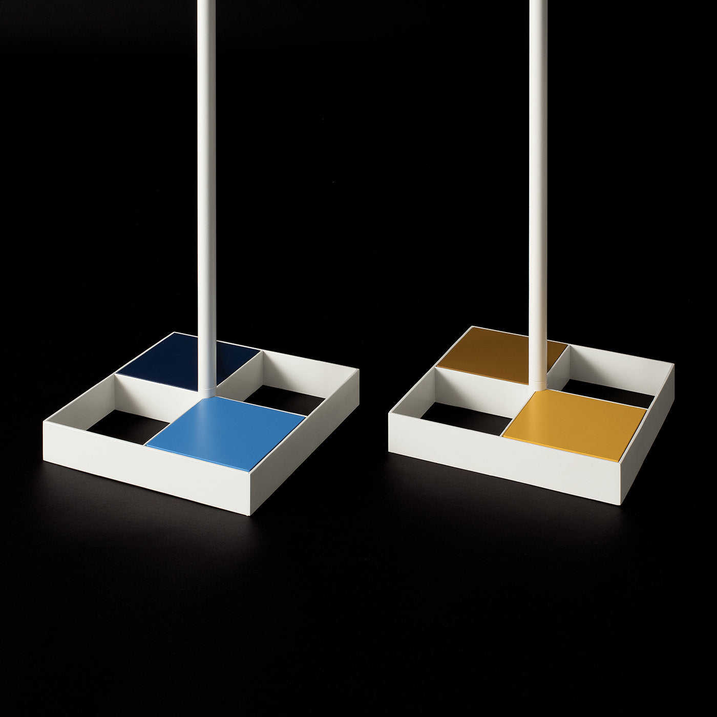 De-Lux D4 Floor Lamp by Gio Ponti - Alternative view 1