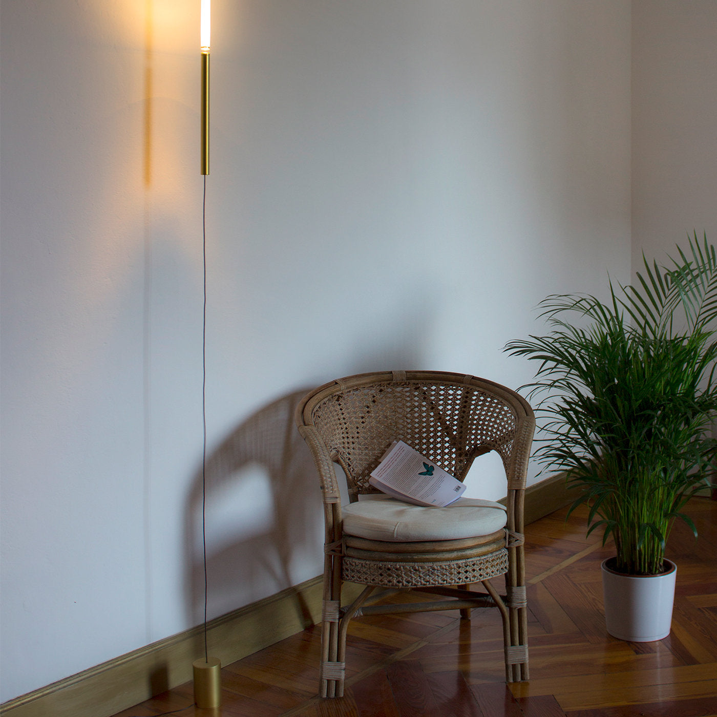 Equilibrio Floor Lamp - Alternative view 2