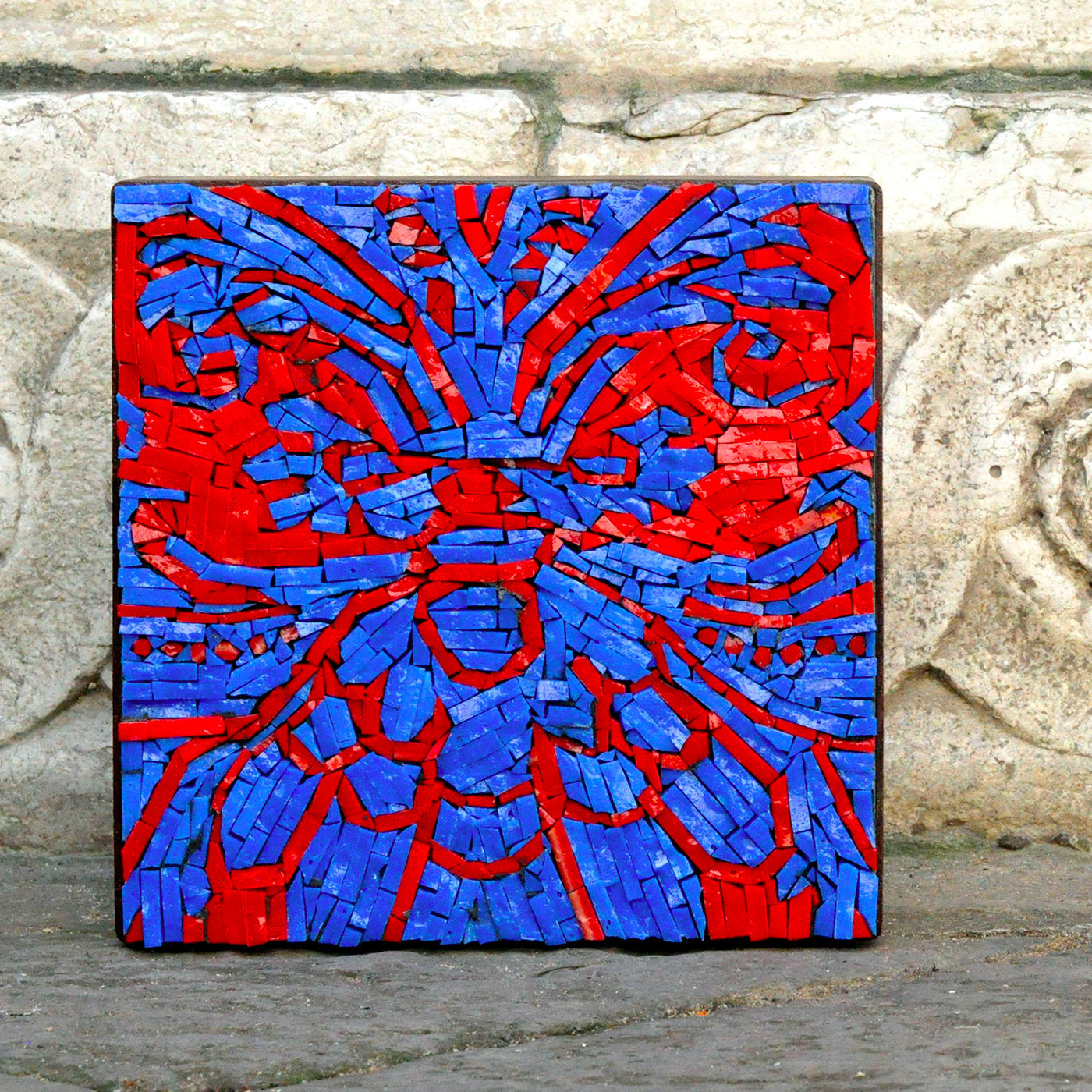 Dekoratives Mosaik in Rot und Aqua - Alternative Ansicht 2