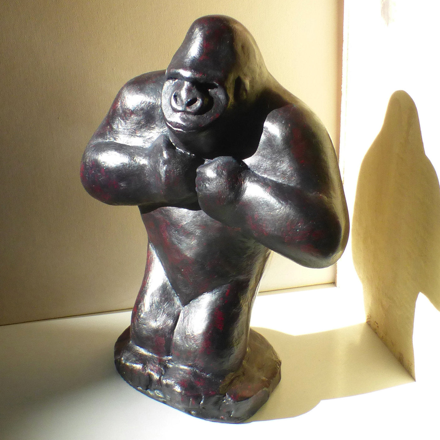 Ebony-Colored Gorilla Sculpture - Alternative view 1