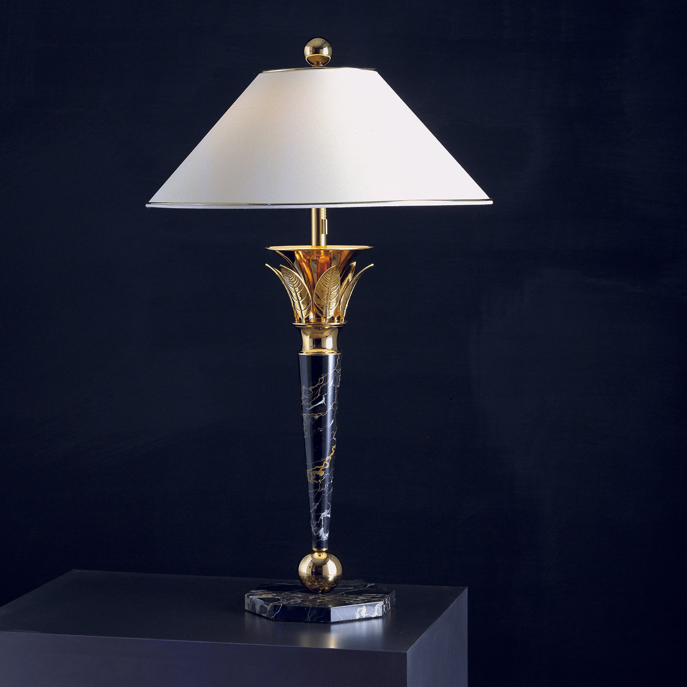 Brass and Marble Table Lamp - Alternative view 1