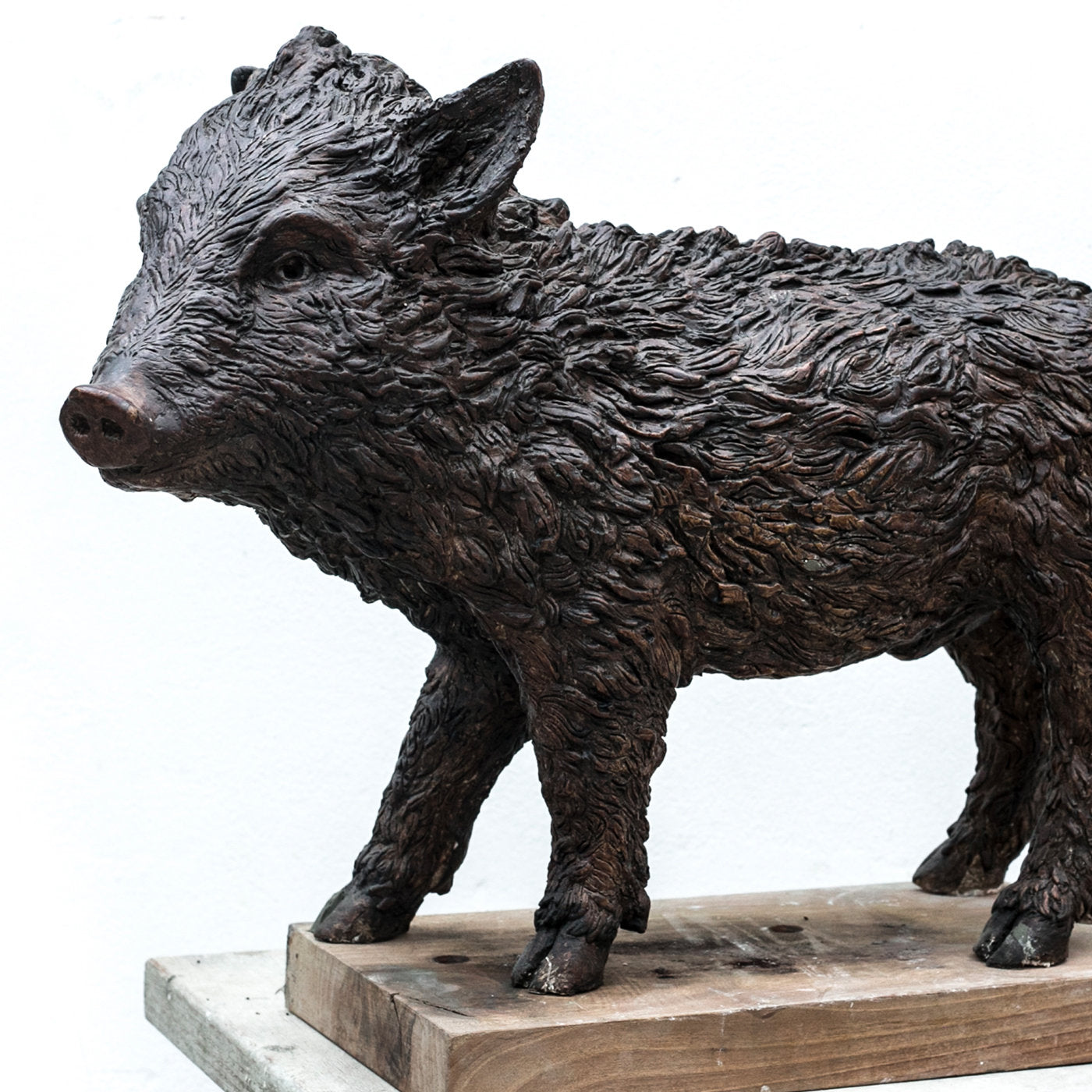 Baby Wild Boar Sculpture - Alternative view 1