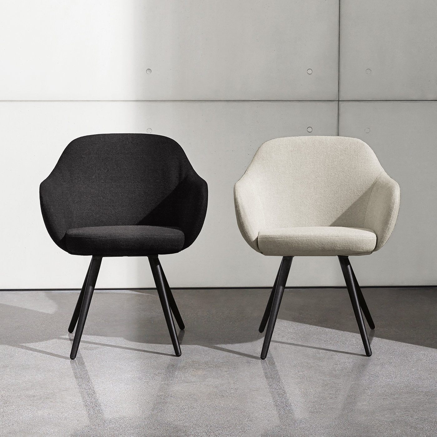 Cadira Cone-Shaped Black Chair with Armrests - Alternative view 1