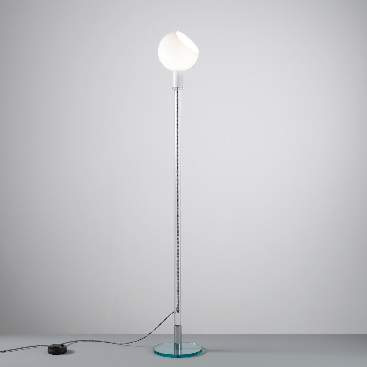 Parola Floor Lamp by Gae Aulenti and Piero Castiglioni - Alternative view 1