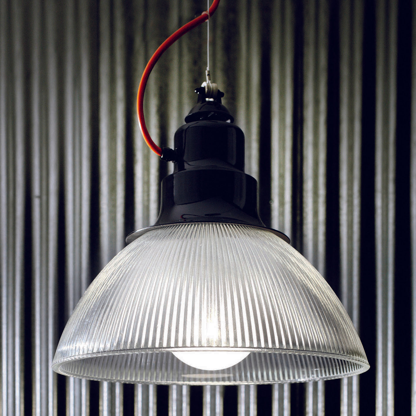 Berlino Black Pendant Lamp by Franco Zavarise - Alternative view 1
