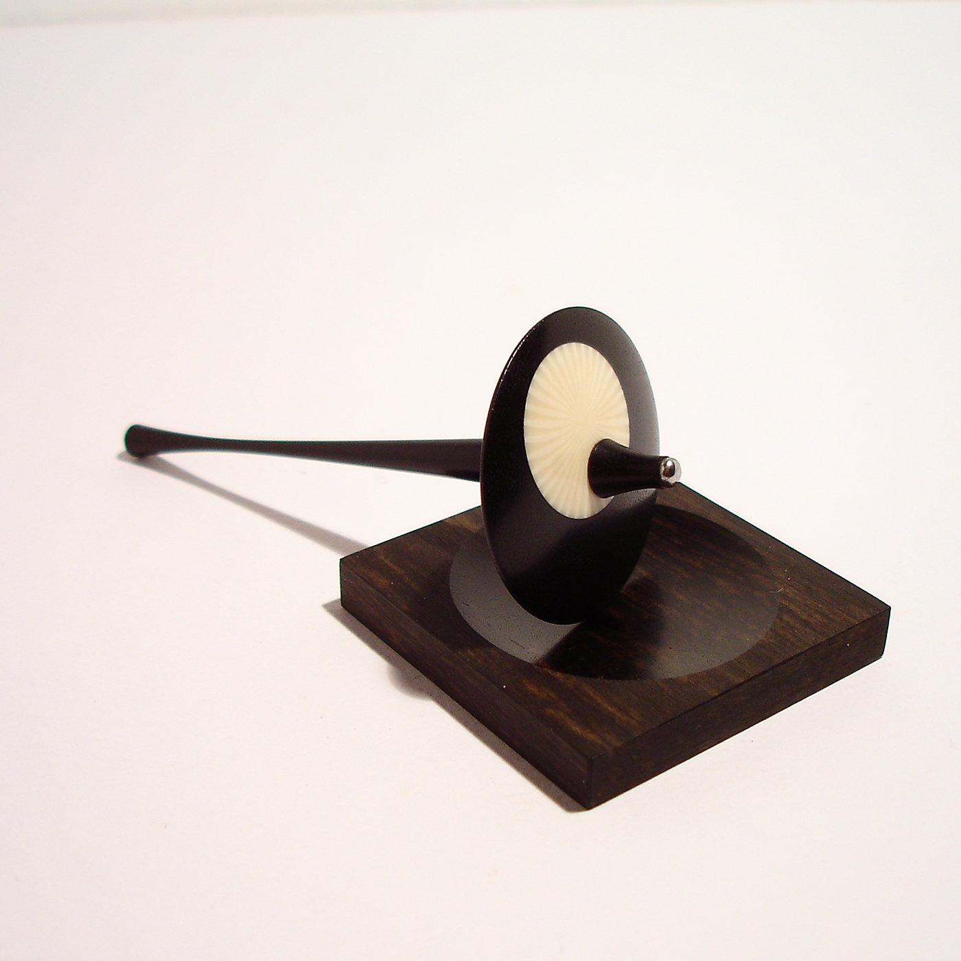 Moon Spinning Top in Ebony and Galalith - Alternative view 2