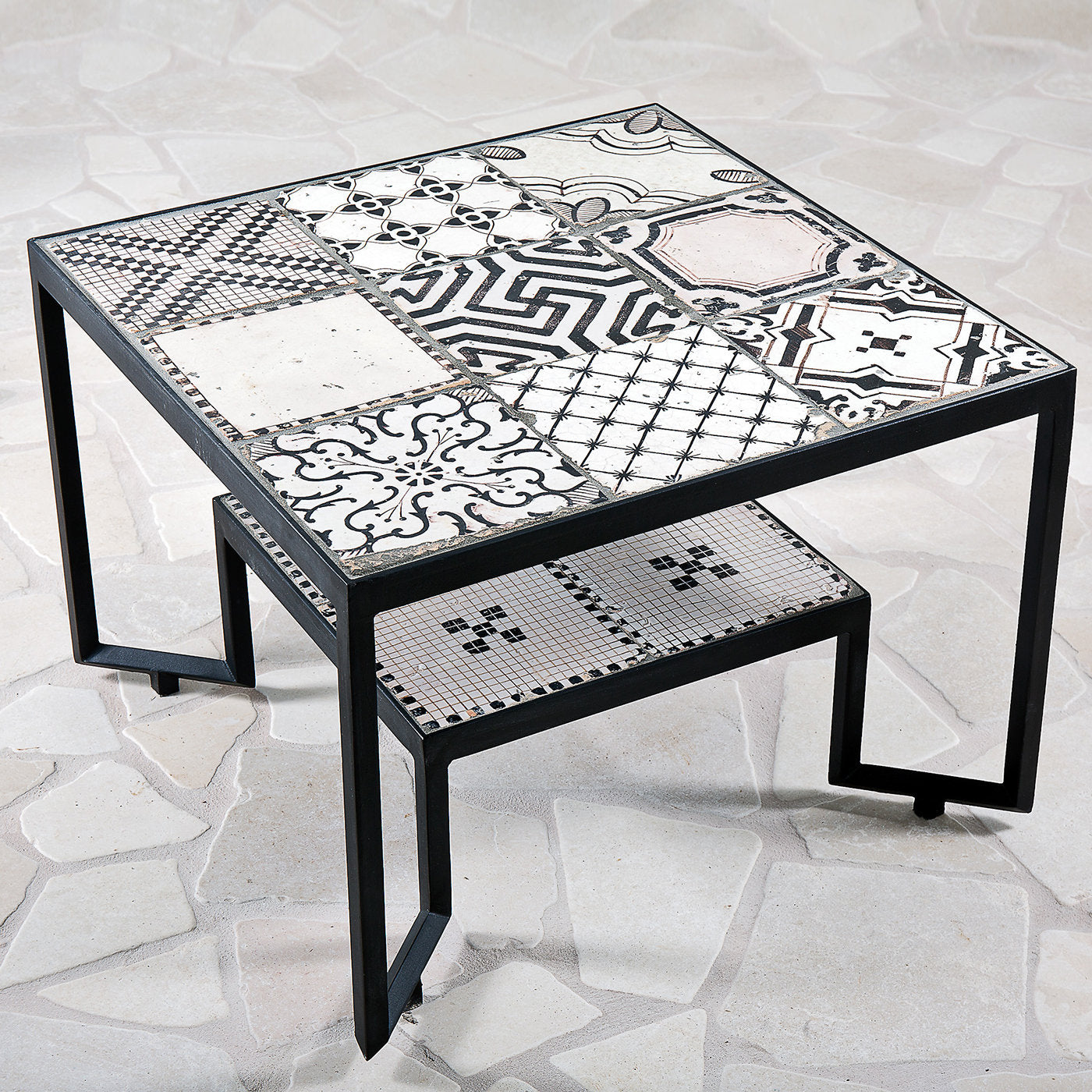 Black Spider Tiles Table - Alternative view 2