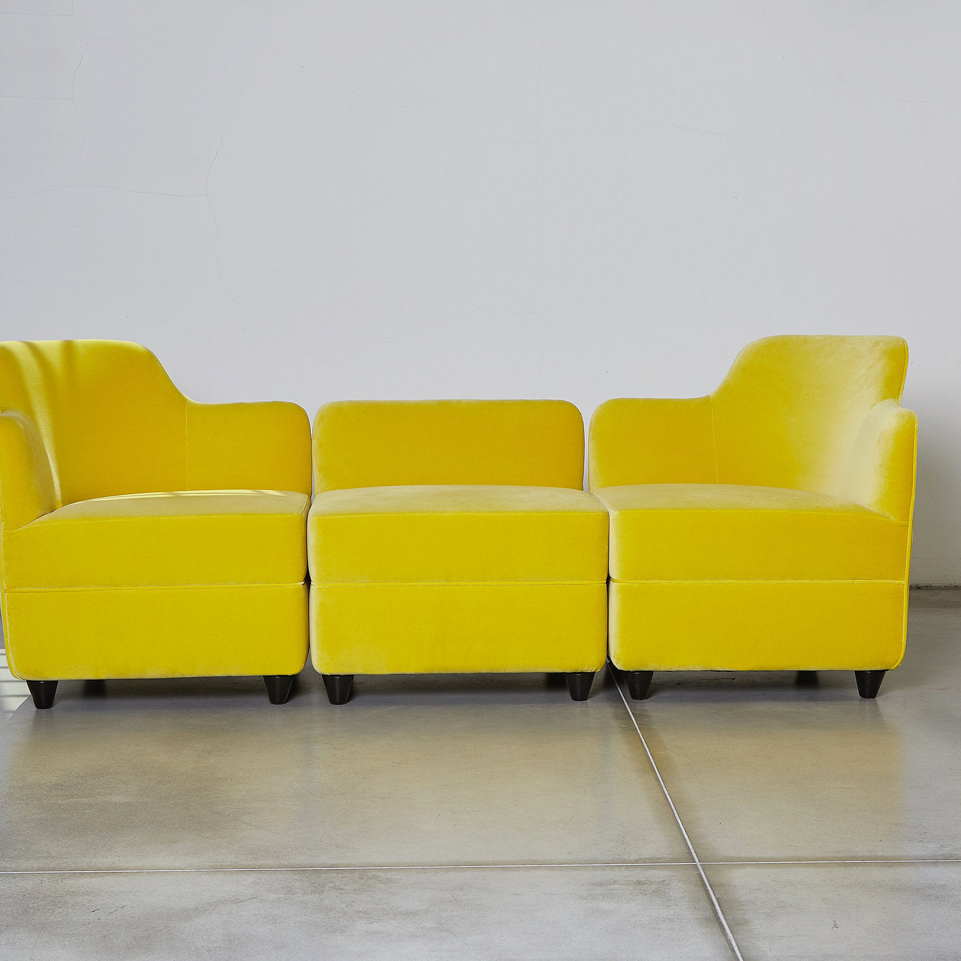 Angolo Yellow Pouf With Backrest by Corrado Corradi Dell'Acqua - Alternative view 1