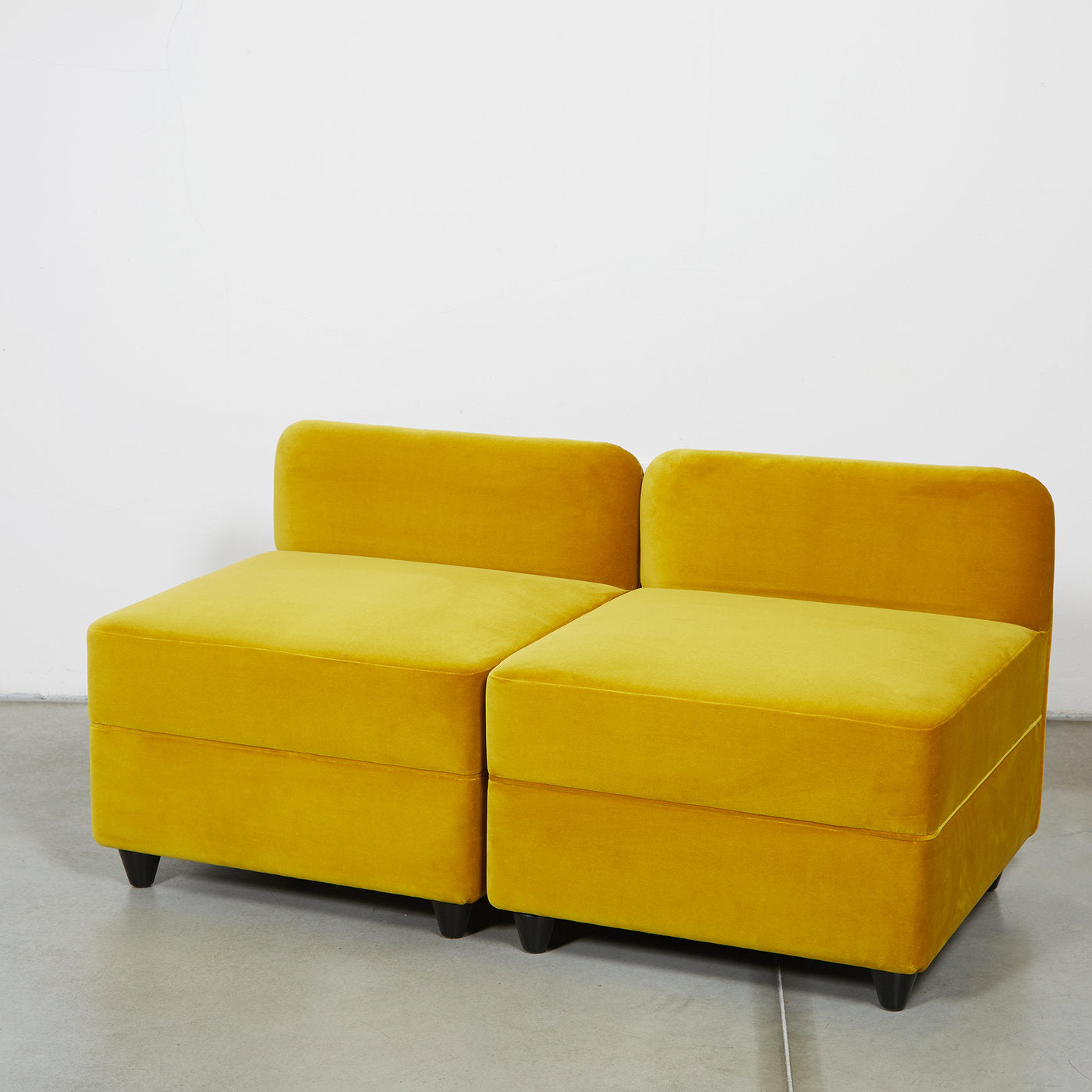 Angolo Yellow Pouf With Backrest by Corrado Corradi Dell'Acqua - Alternative view 2
