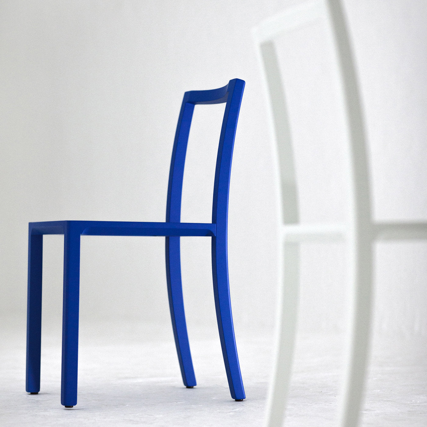 Framework Set of 2 Blue Chairs by Steffen Kehrle - Alternative view 1