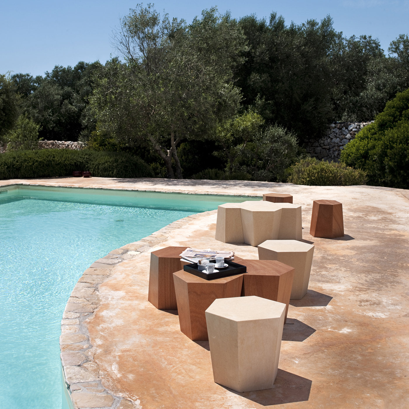 Hexagon Outdoor Coffee Table by Steven Holl - Alternative view 3