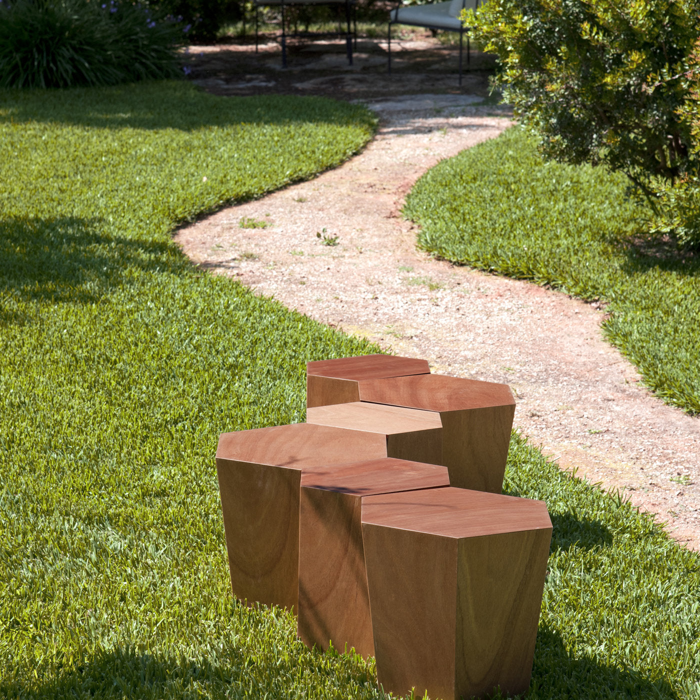 Hexagon Outdoor Coffee Table by Steven Holl - Alternative view 4