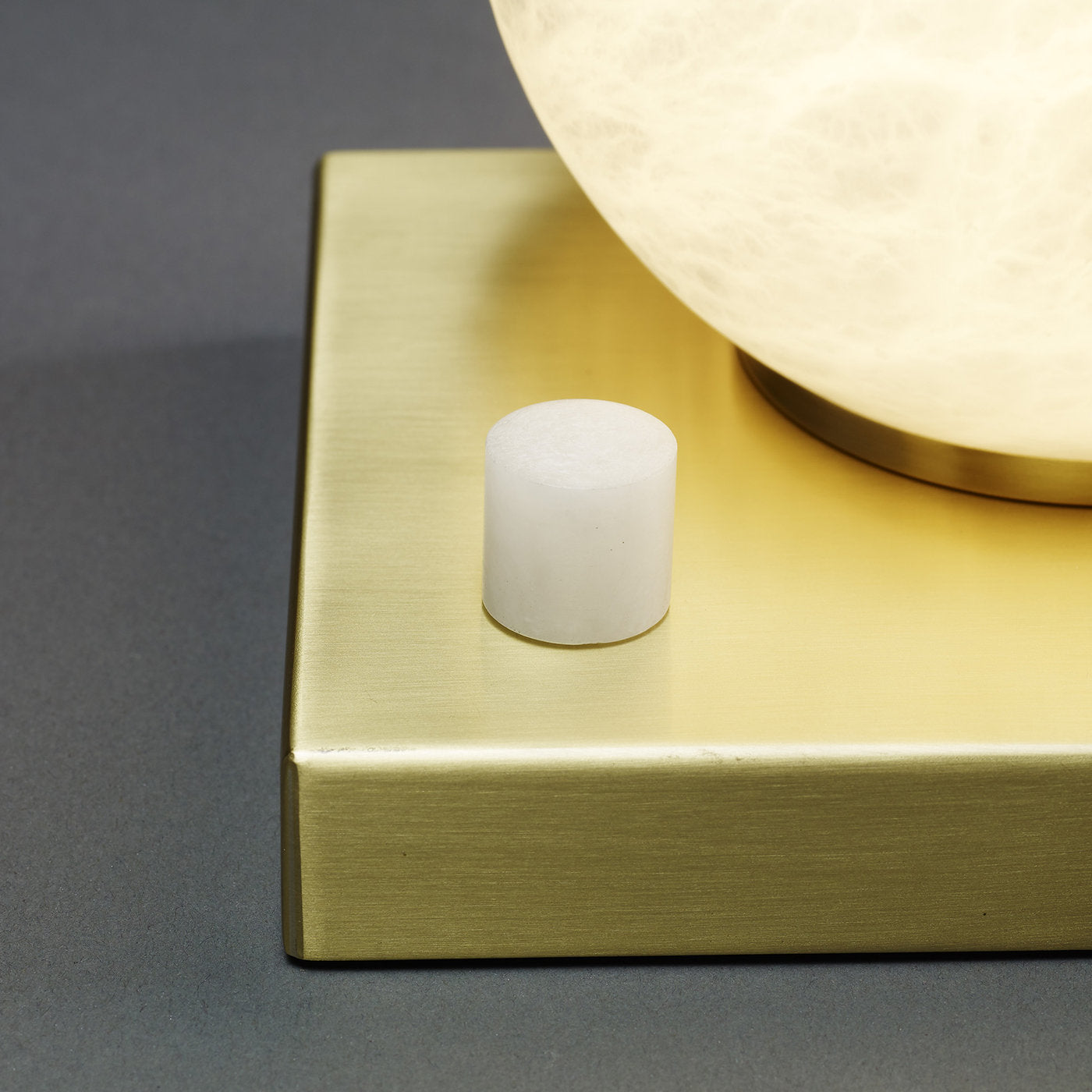 "Alabaster Moon" Table Lamp Dimmable in Satin Brass - Alternative view 3