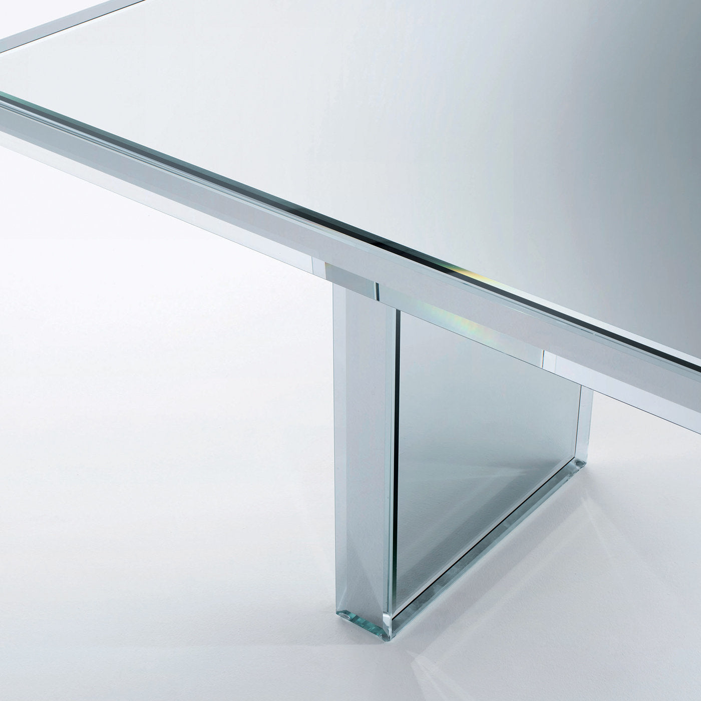 Mesa con espejo Prism, de Tokujin Yoshioka - Vista alternativa 1