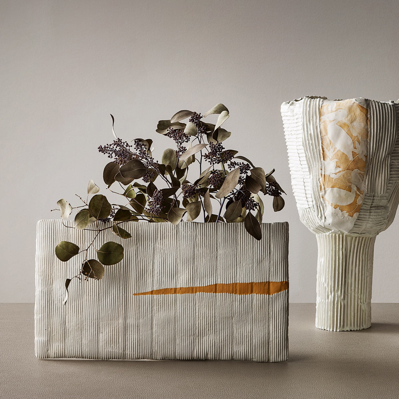 Cartocci Surprise White and Rust Vase - Alternative view 2
