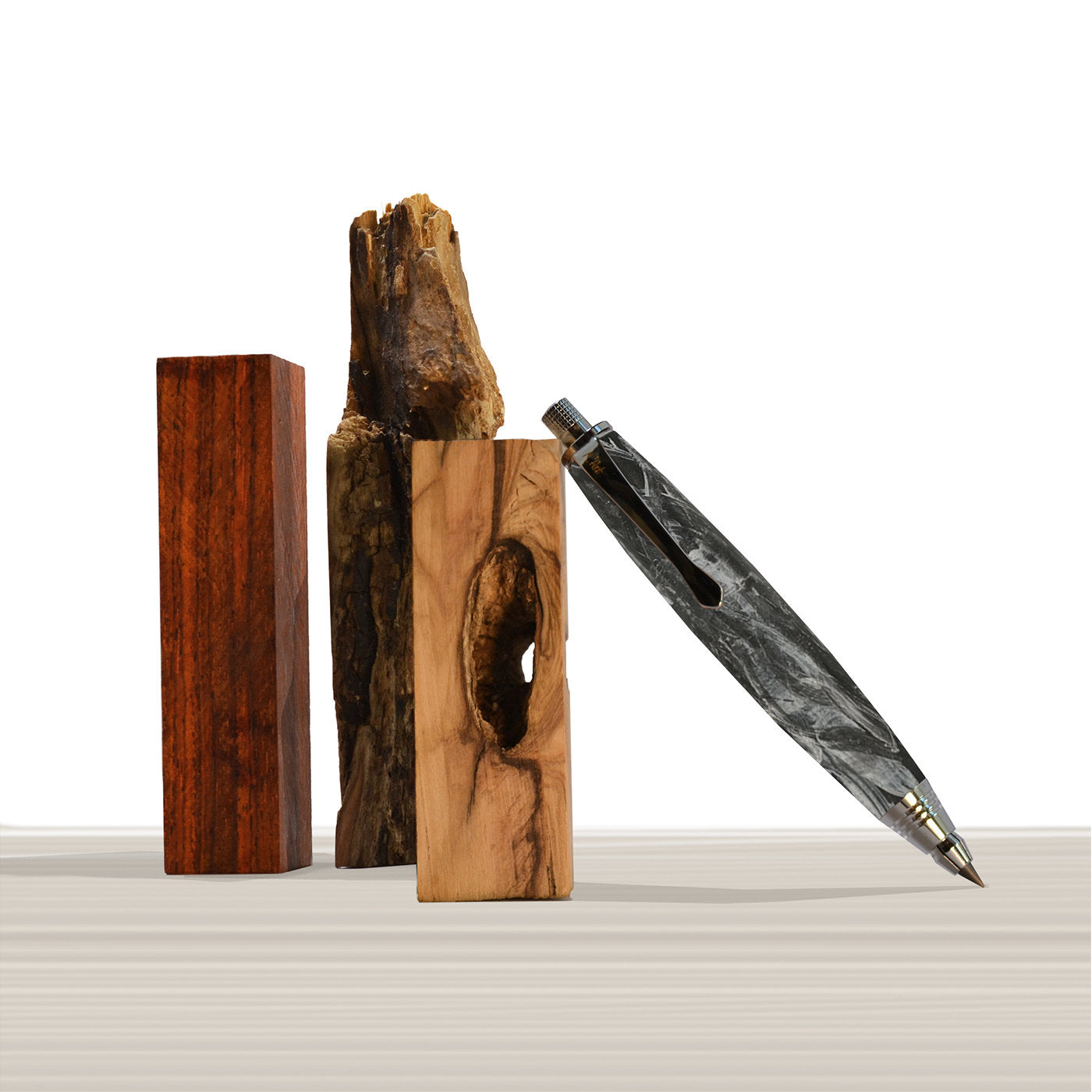 Ligabue Marbled Gray Automatic Pencil in Olive Wood - Alternative view 2