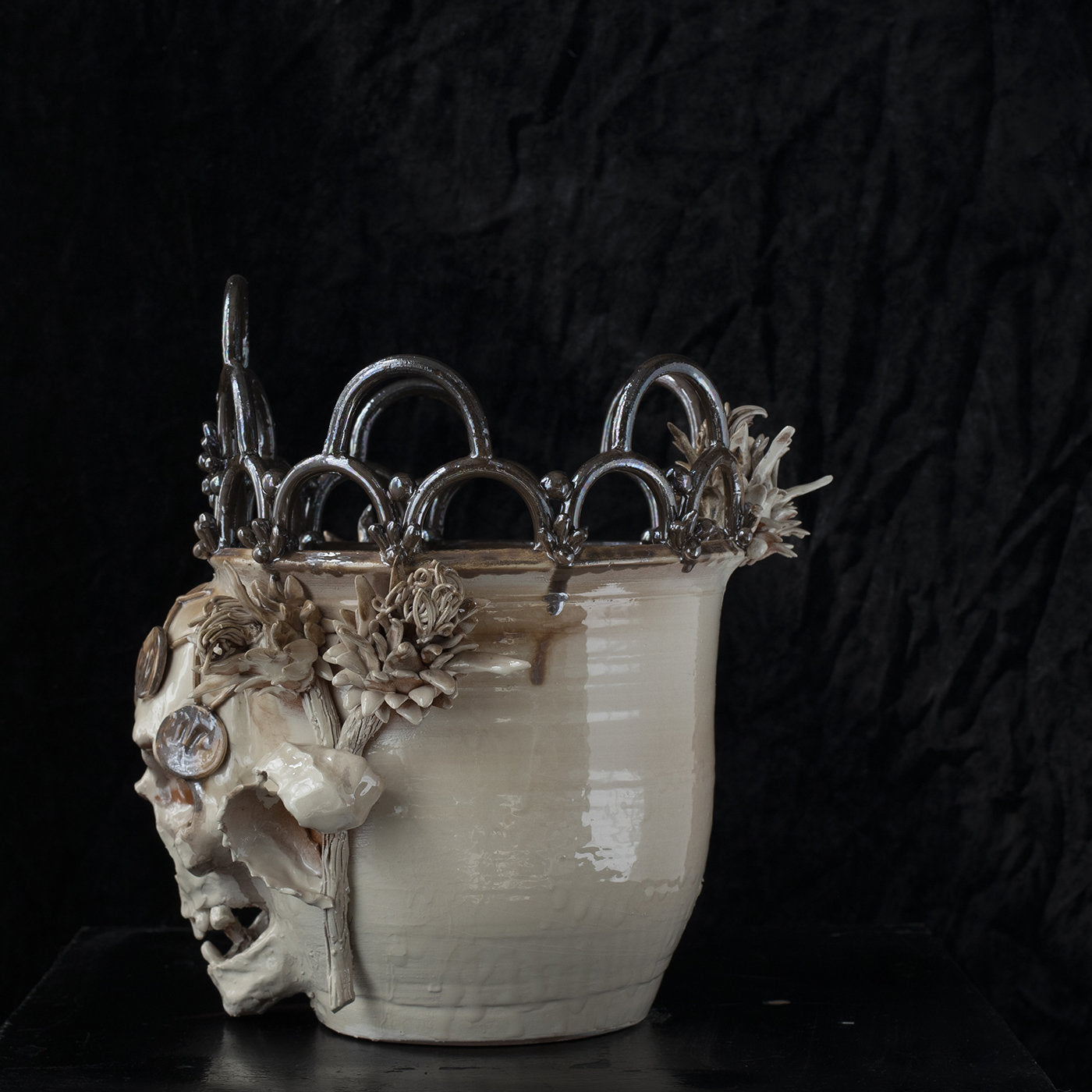 Thistle and Skull Vase - Alternative view 2