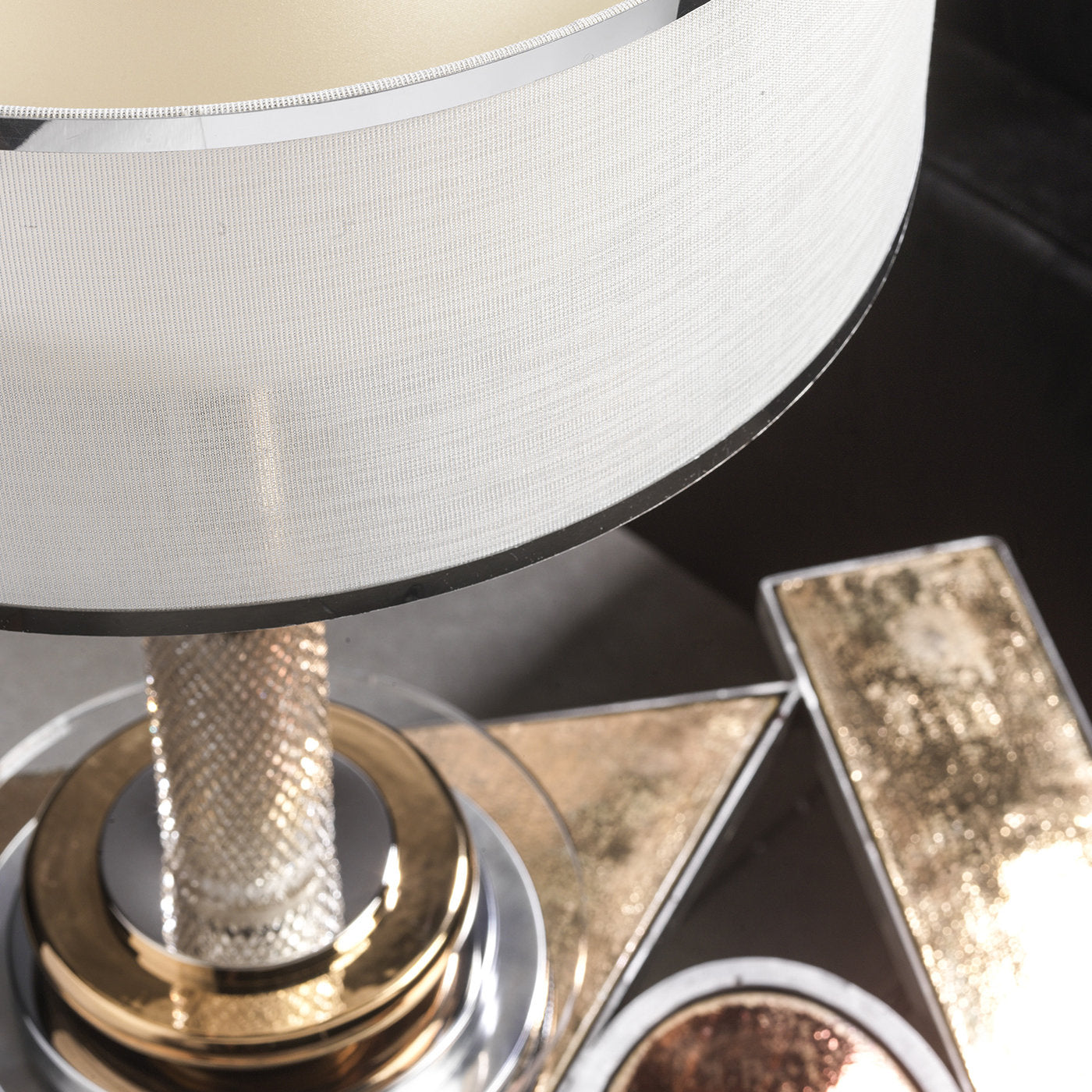 CL2100 Brass Table Lamp - Alternative view 2