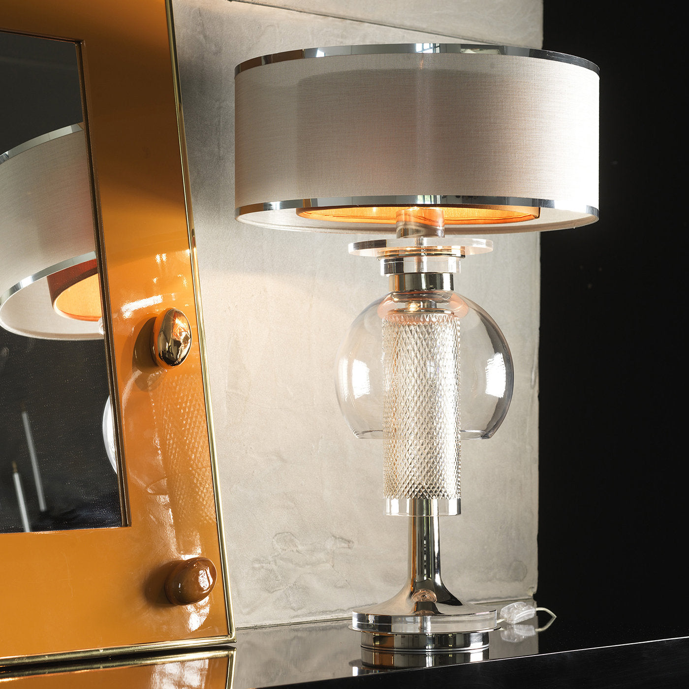 CL2107 Crystal Table Lamp - Alternative view 1