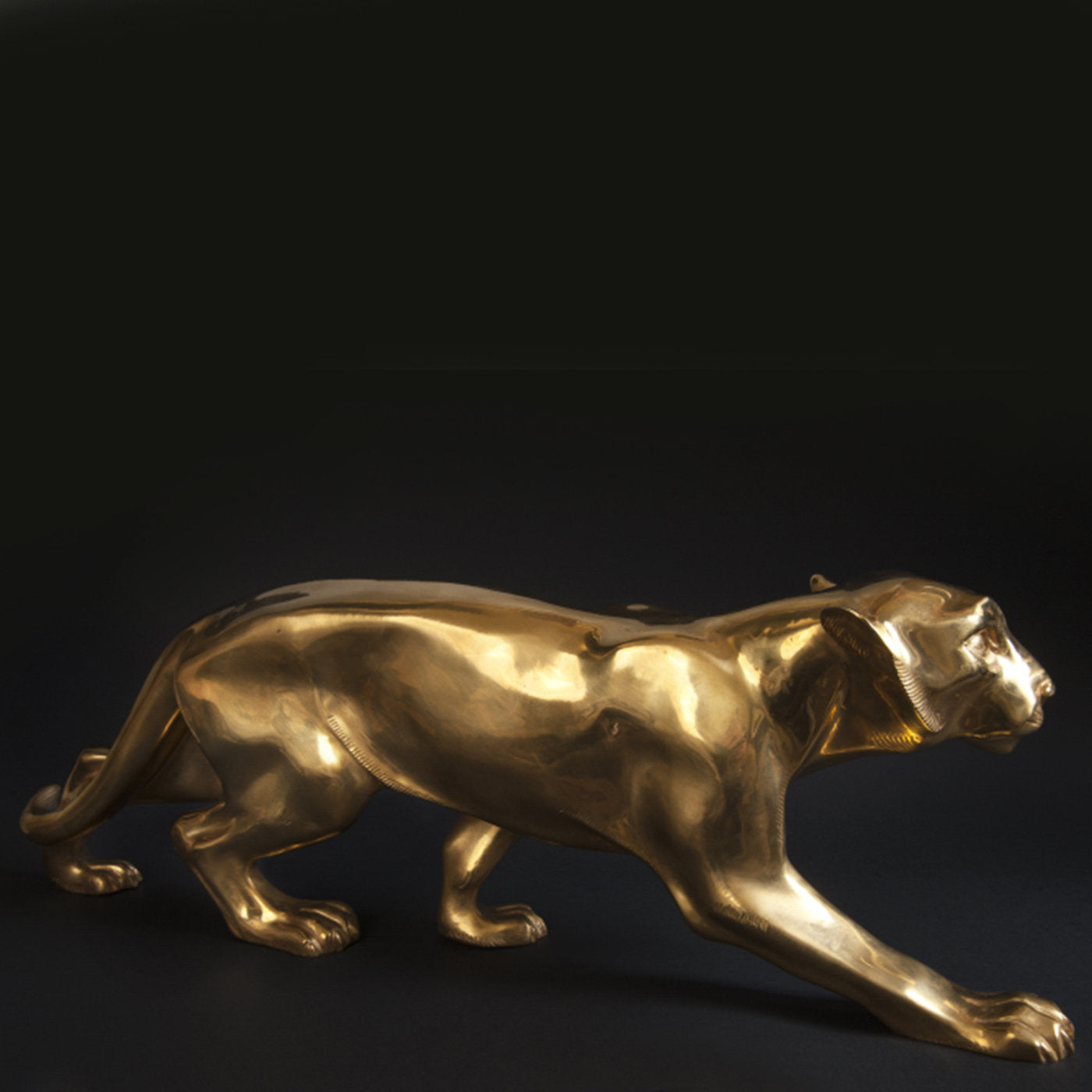 Panther Gold Statuette - Alternative view 1