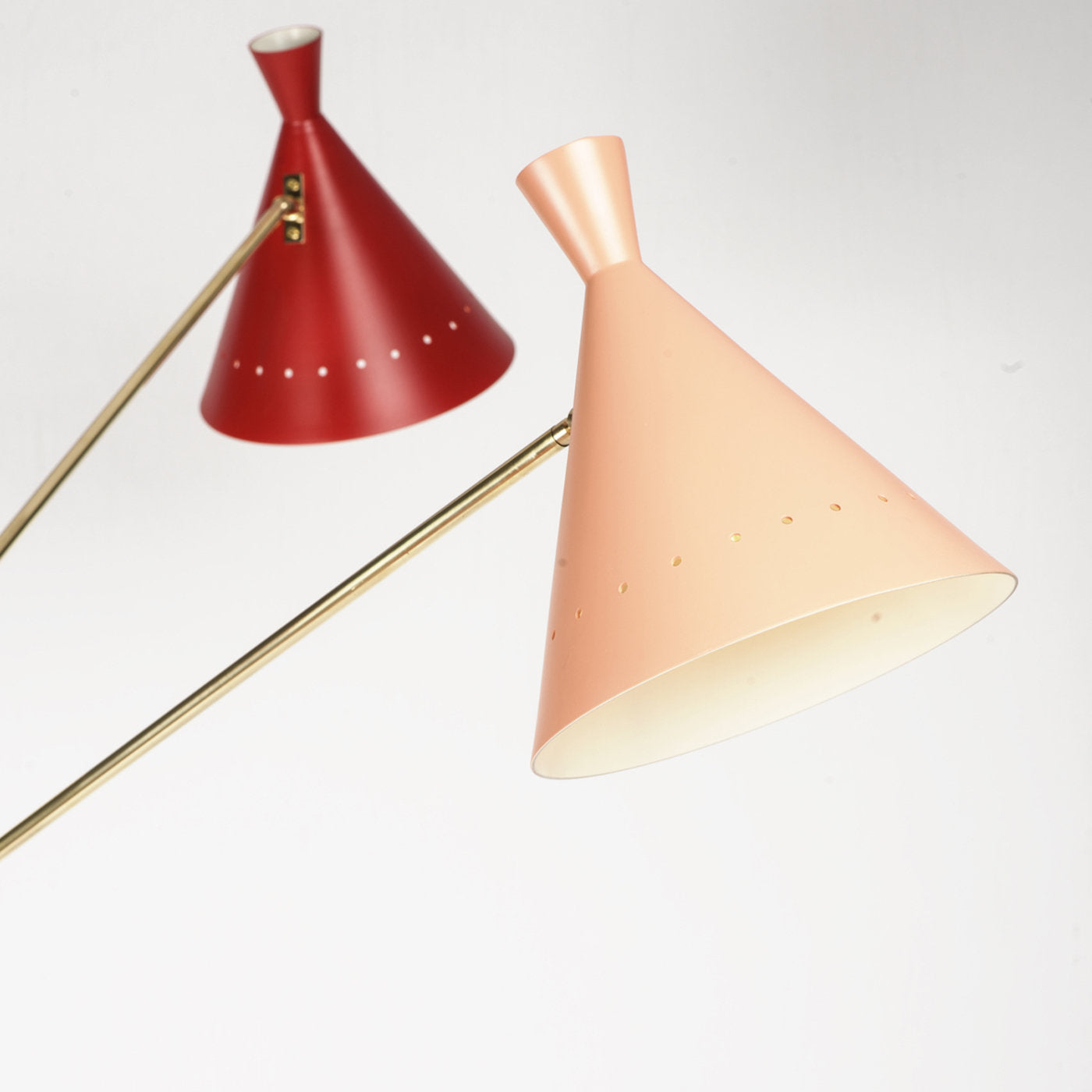 Lámpara de pie Three Cones roja y rosa - Vista alternativa 2
