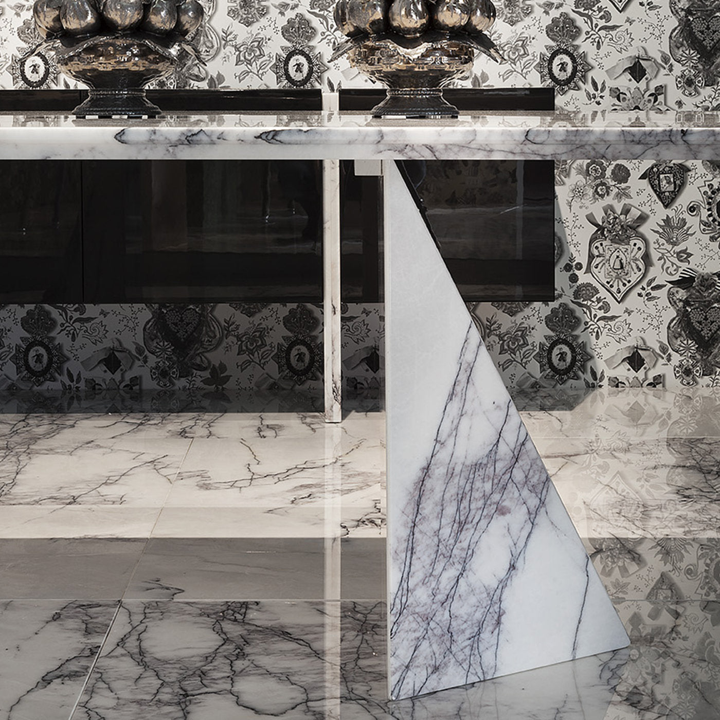 Oltre Table in Bianco Lilla Marble by Giorgio Soressi - Alternative view 1