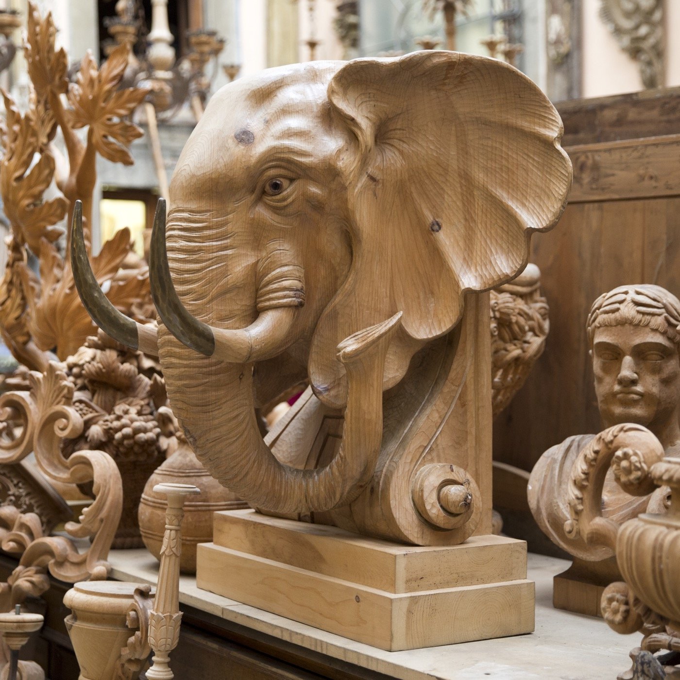 Elefante Il Magnifico Wood Sculpture - Alternative view 3