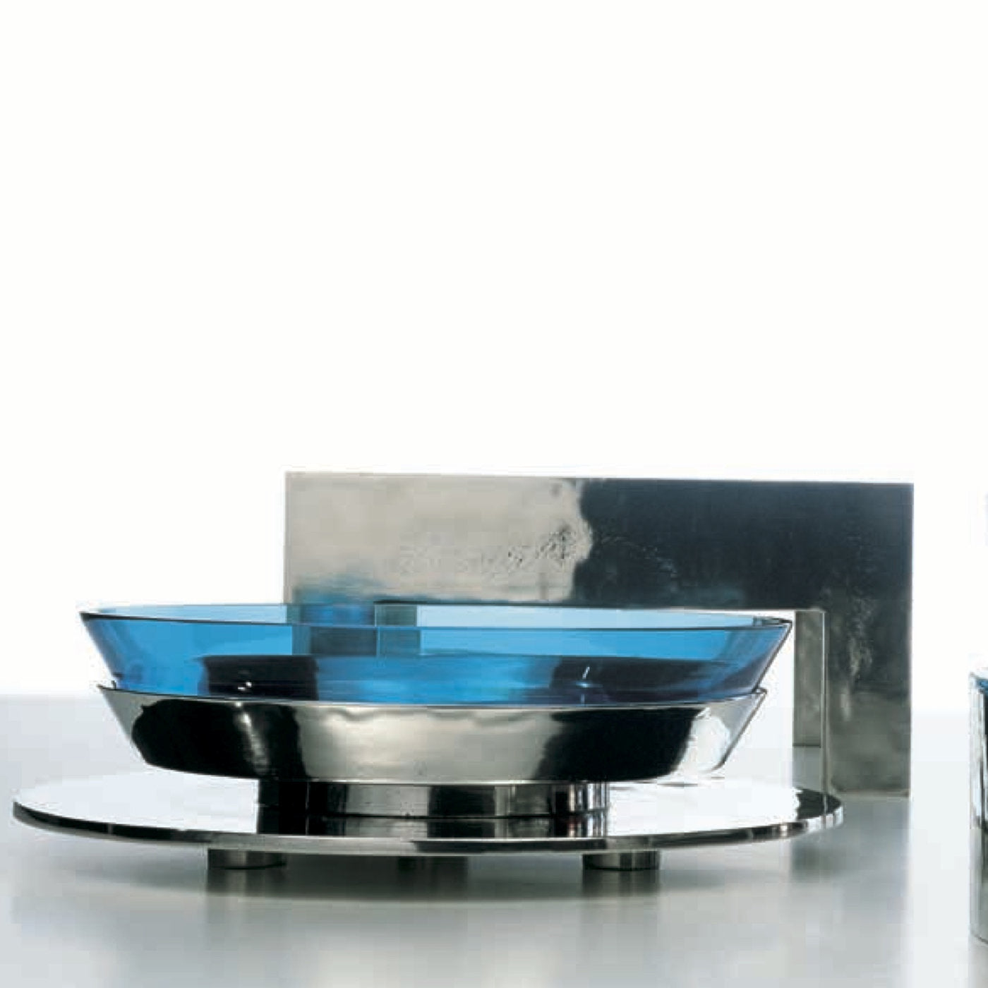 Centro de mesa redondo de edición limitada Aquamarine de Ettore Sottsass - Vista alternativa 3