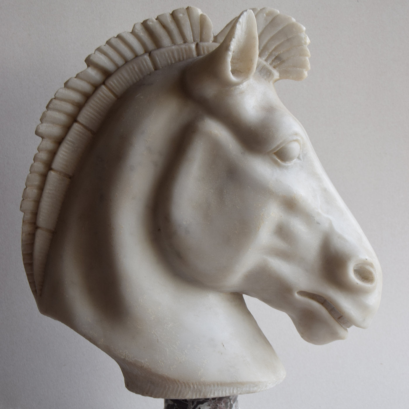 Horse Head Sculpture - Alternative view 1