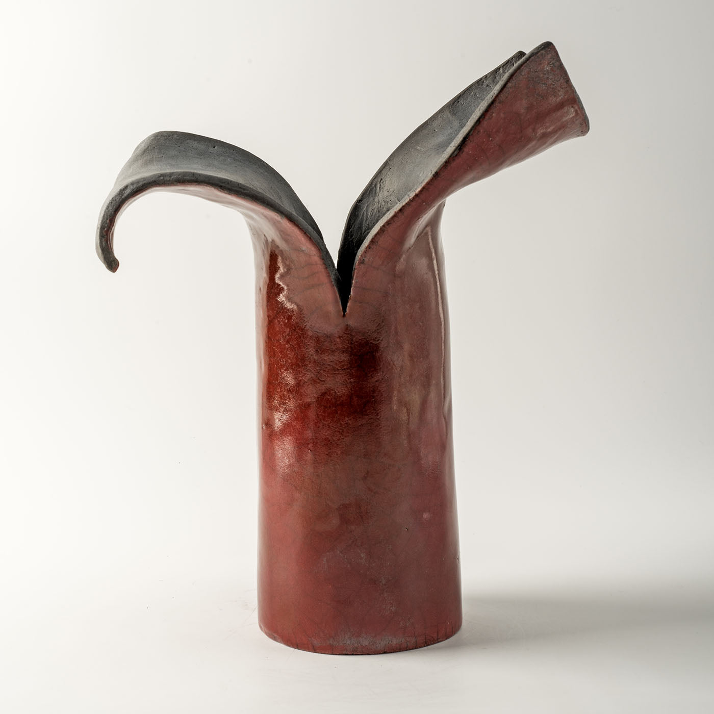 Petali D'Oriente Amaranth Ceramic Sculpture/Vase by Nino Basso - Alternative view 1