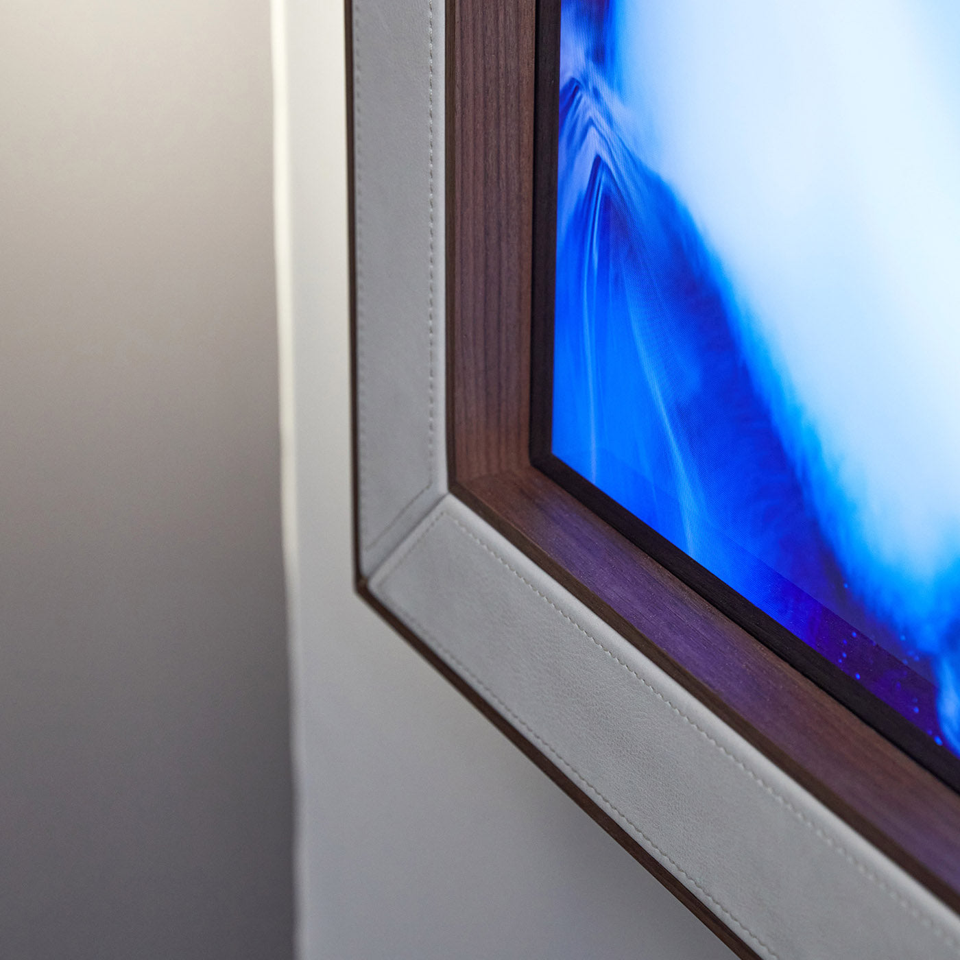 Double Wall Mirror with Integrated 43" TV by Alfredo Colombo - Alternative view 4