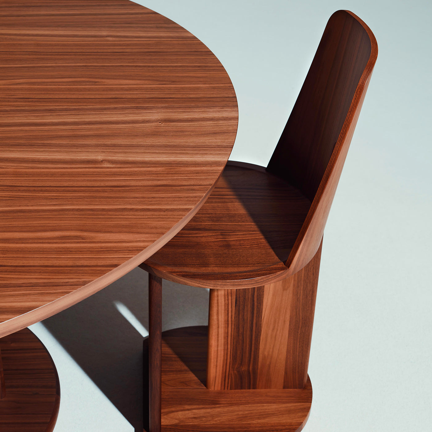 Intersection Round Dining Table by Neri&Hu - Alternative view 1